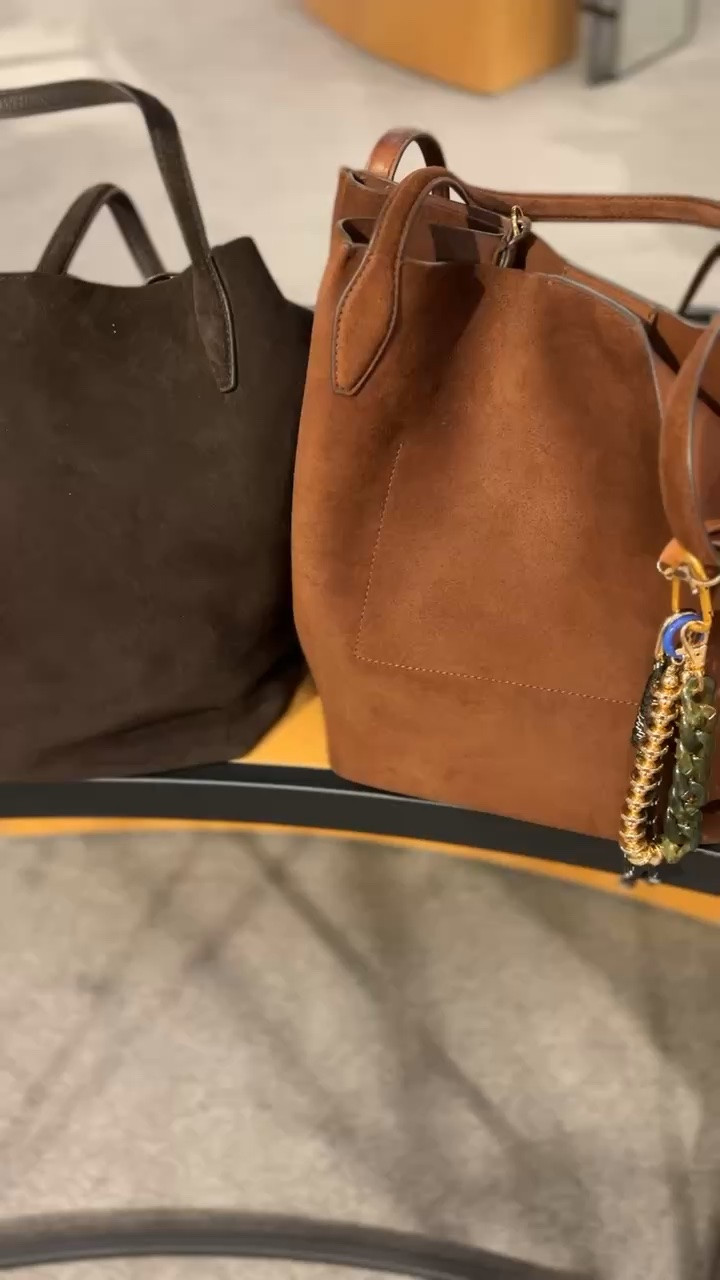 @Madewell bag I’ve used for almost a year now is included in the sale in a darker, classic color!