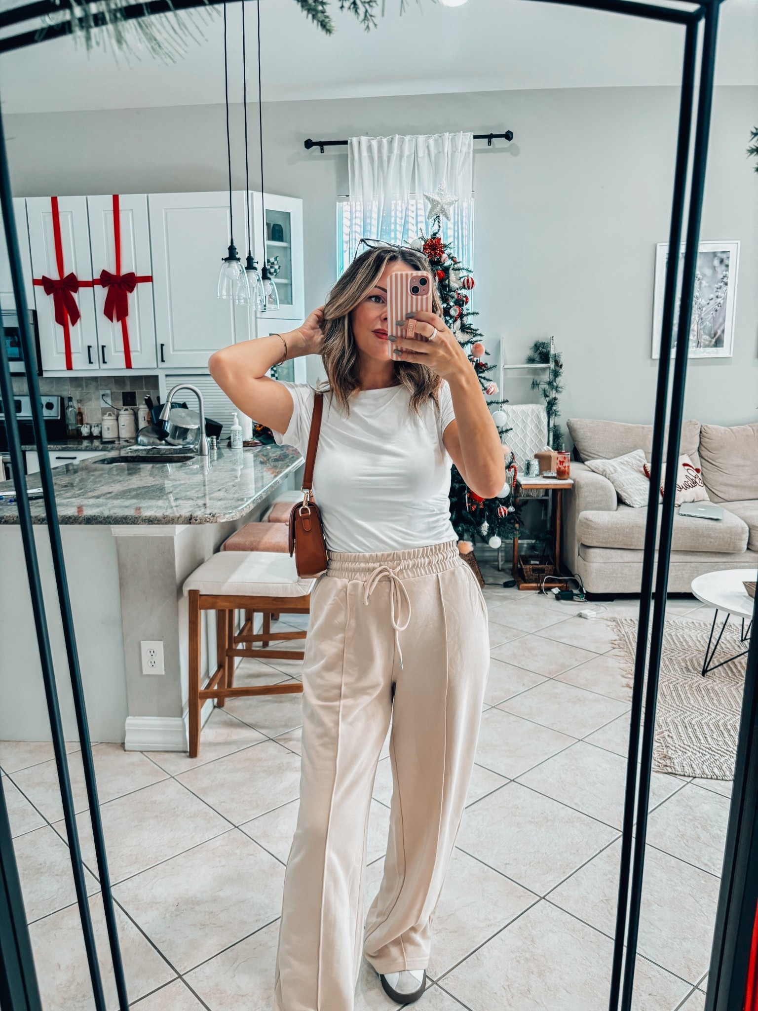 Comfy 90s vibes for this millennial mom ✨🔃 

#LTKmomlife #LTKootd #LTKmorningroutine