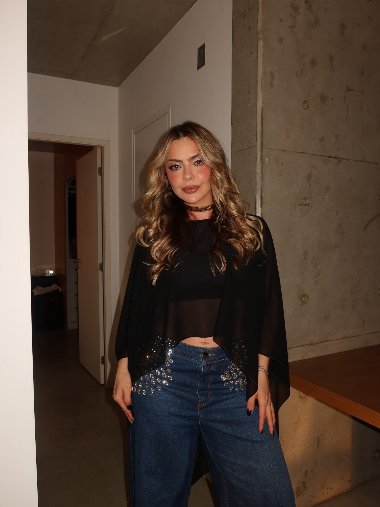 Spray de fixar cachos que eu AMOOOO

1- shine define da Sebastian 
2- fluid fix da Truss 