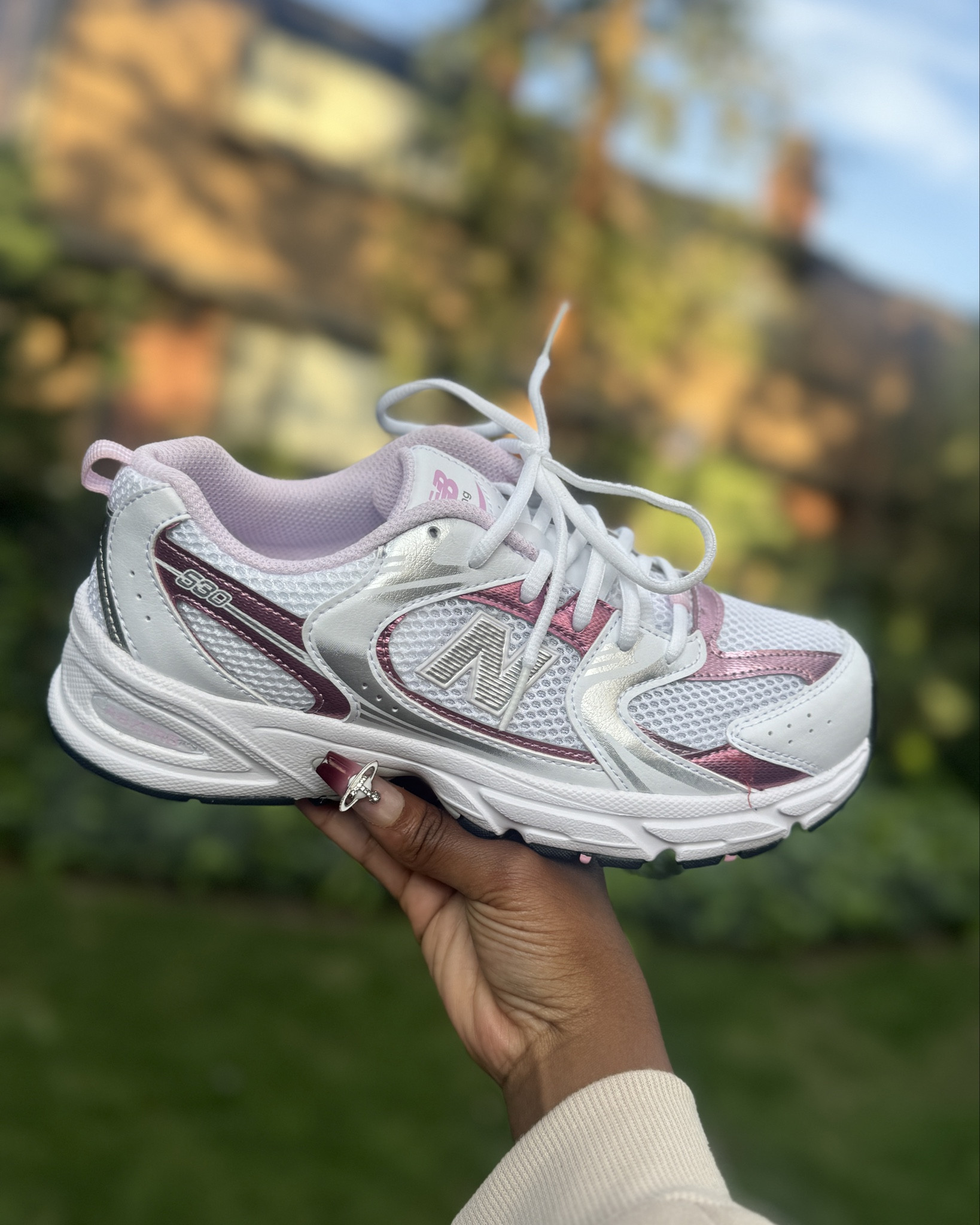 For the pink lovers 💕 

Pink 530 New Balances  

Super comfortable & A LOOK 

#sneakers #pinkshoes #shoecam 

#LTKShoeCrush #LTKStyleTip #LTKFindsUnder100