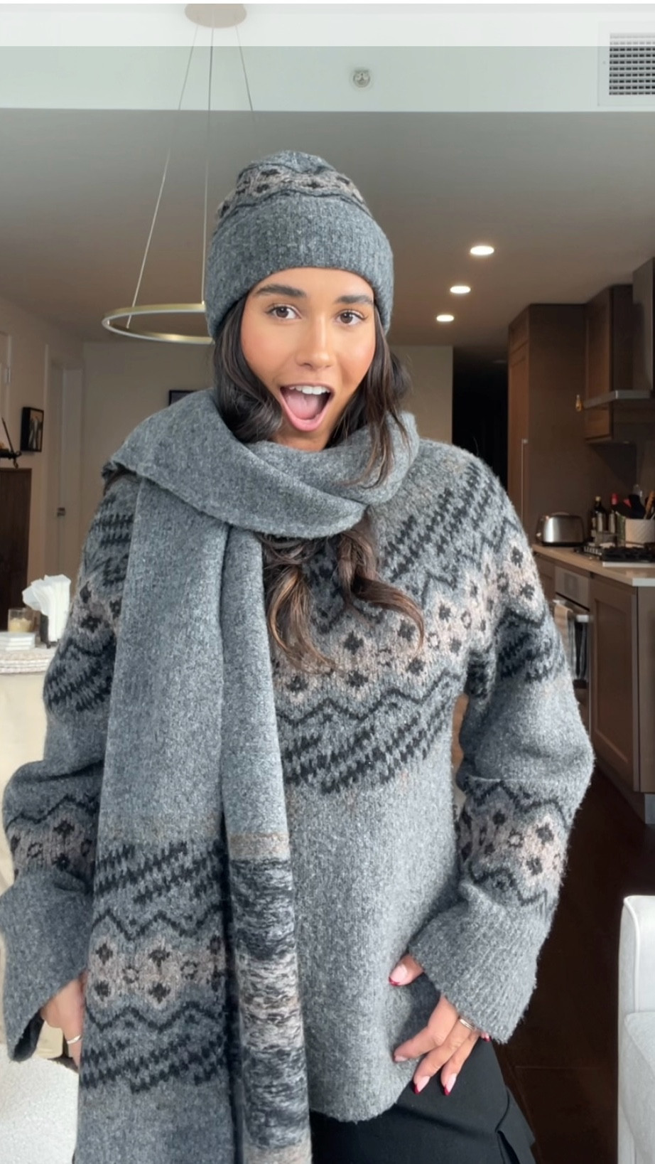 Obsessed with this toque, scarf, sweater combo 🩶🩶 

#aritzia #aritziahaul #greysweater #greyknitsweater #scarf #greyscarf #cozysweater #toque #greytoque #matchingoutfit 

#LTKcanada #LTKwinter #LTKfall