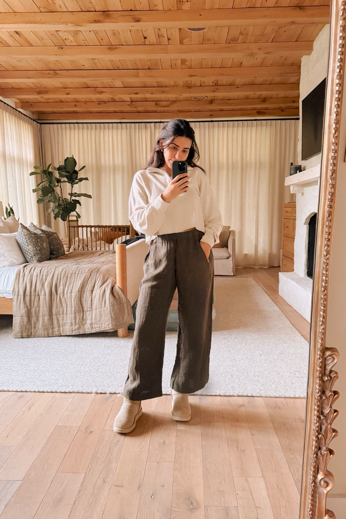 School drop off/ running errands outfit 🛒🛍️
Wearing Aerie cropped sweater, UGG mini boots, and linen wide leg pants 

#LTKCyberWeek #LTKGiftGuide #LTKstyletip