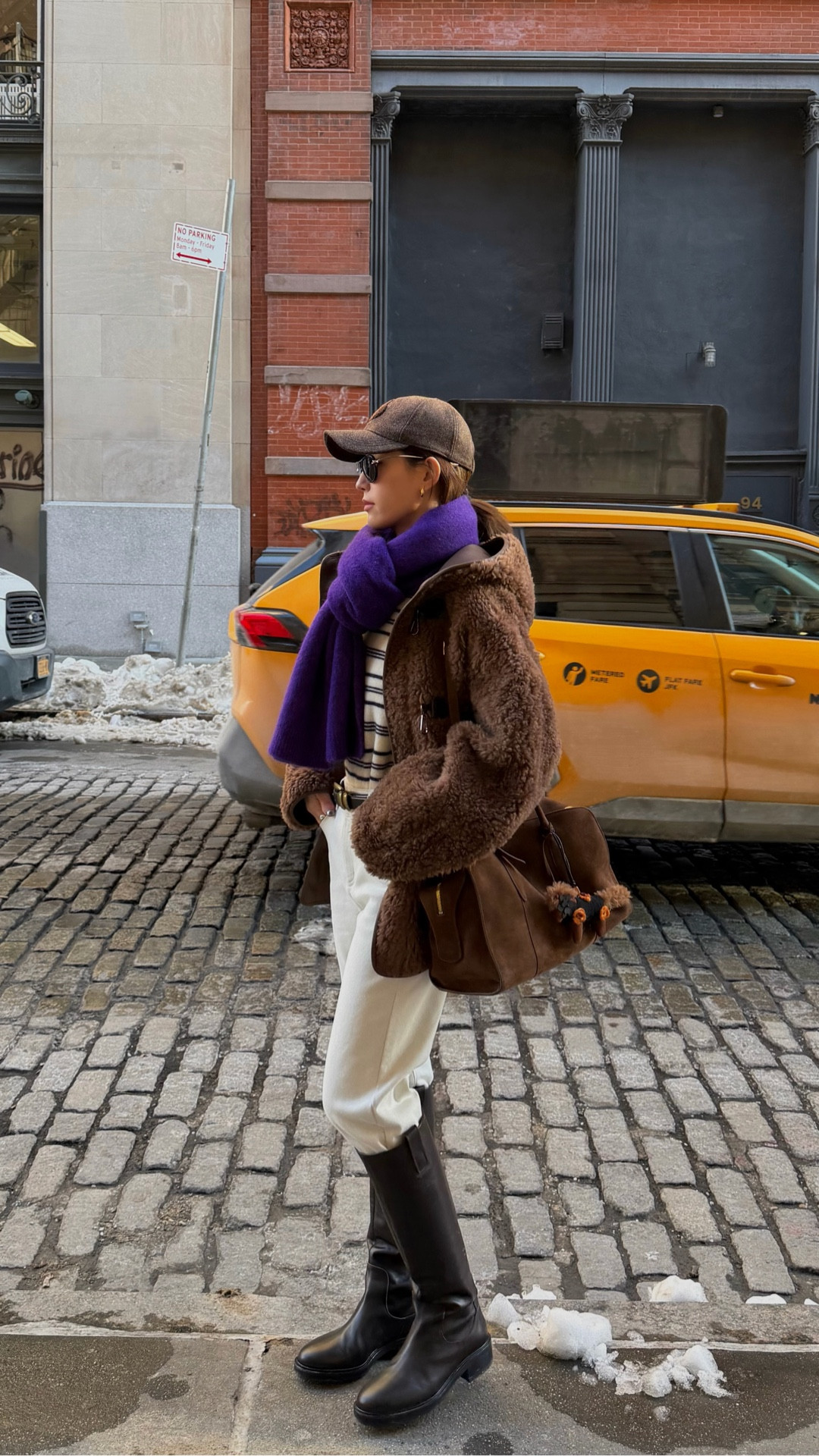 An easy city look with a little color contrast 💜

Coat - size xs
Cashmere sweater - size s
Fleece lined jeans - size 25


#LTKstyletip #LTKwinter #LTKpetite