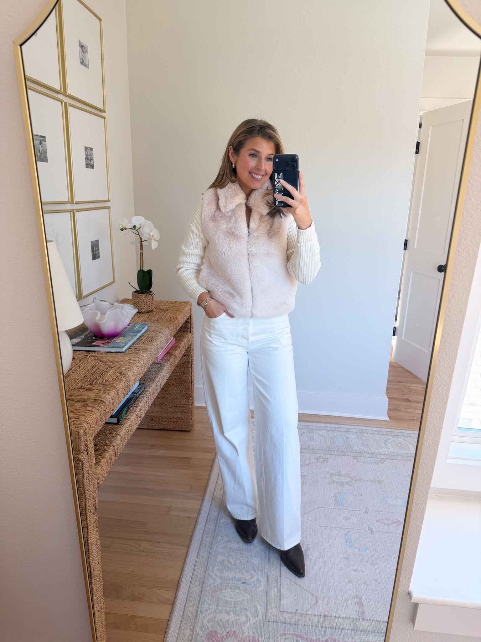 Winter ski trip outfit idea! Wearing a S in sweater and 26 in jeans 