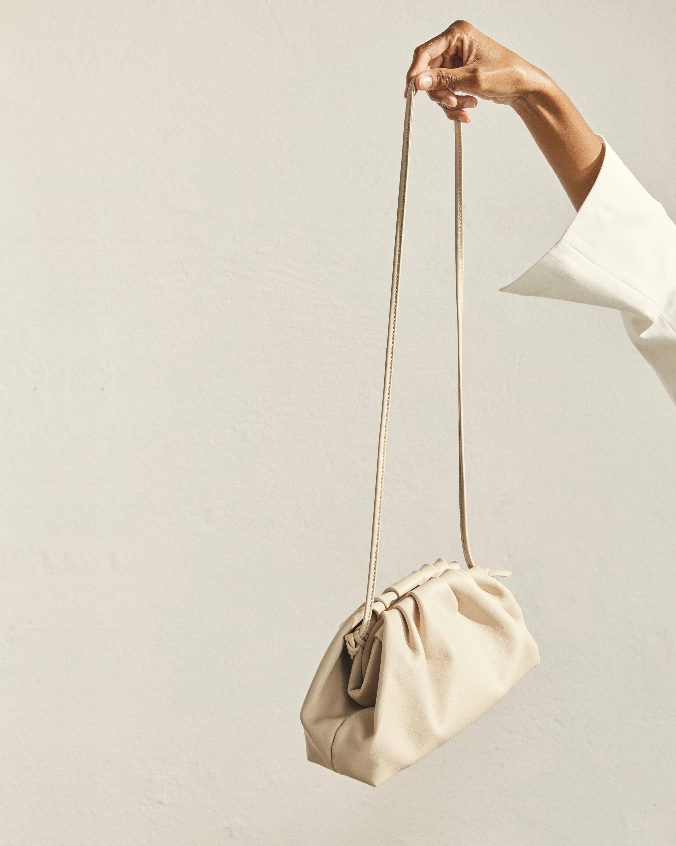 The D - White Leather Handbag | Alohas FR