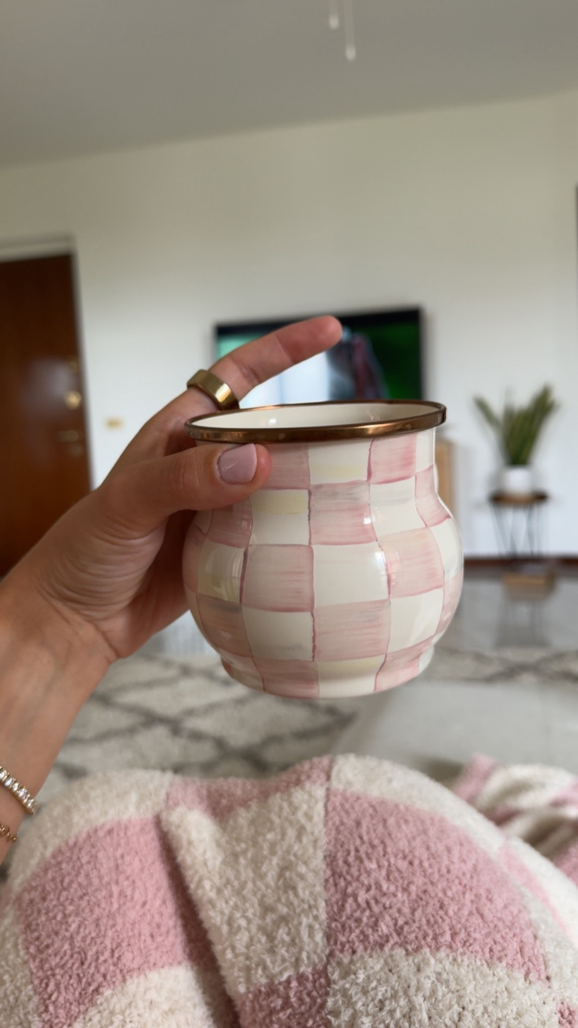 My fav coffee cup I get asked about a lot!!🩷

#LTKGiftGuide #LTKFindsUnder100