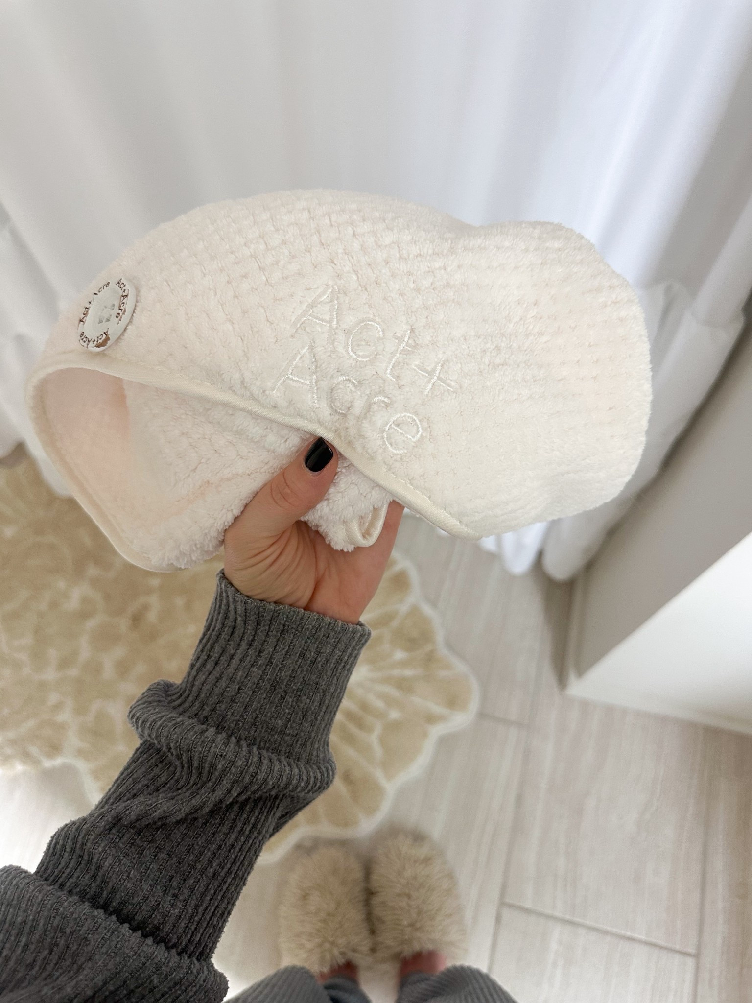 easily my favorite purchase of 2025:  this hair towel cuts my drying time down, the microfiber doesn’t snag my hair like my cotton bath towels- leaving less frizz meaning less heat and styling after 


#LTKselfcare #LTKBeauty #LTKHome