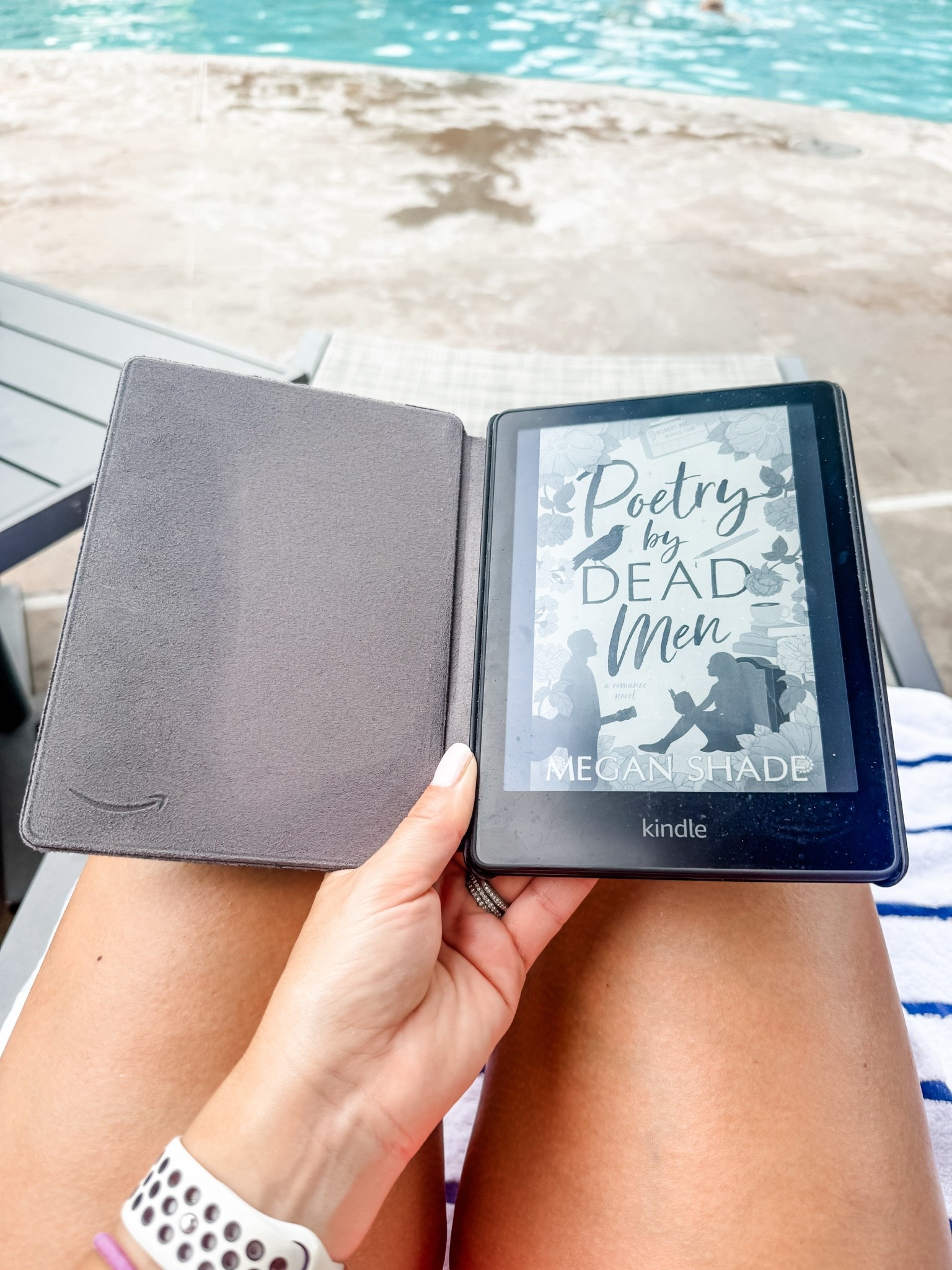 It’s summer time, pool time, and time to enjoy this Kindle Paperwhite. This bad boy has no glare, and I love it. 
Poetry By Dead Men by Megan Shade is one of my absolute favorite books. This is a rockstar romance. 
🎸♥️🎧

#LTKSwim #LTKOver40 #LTKstorytime