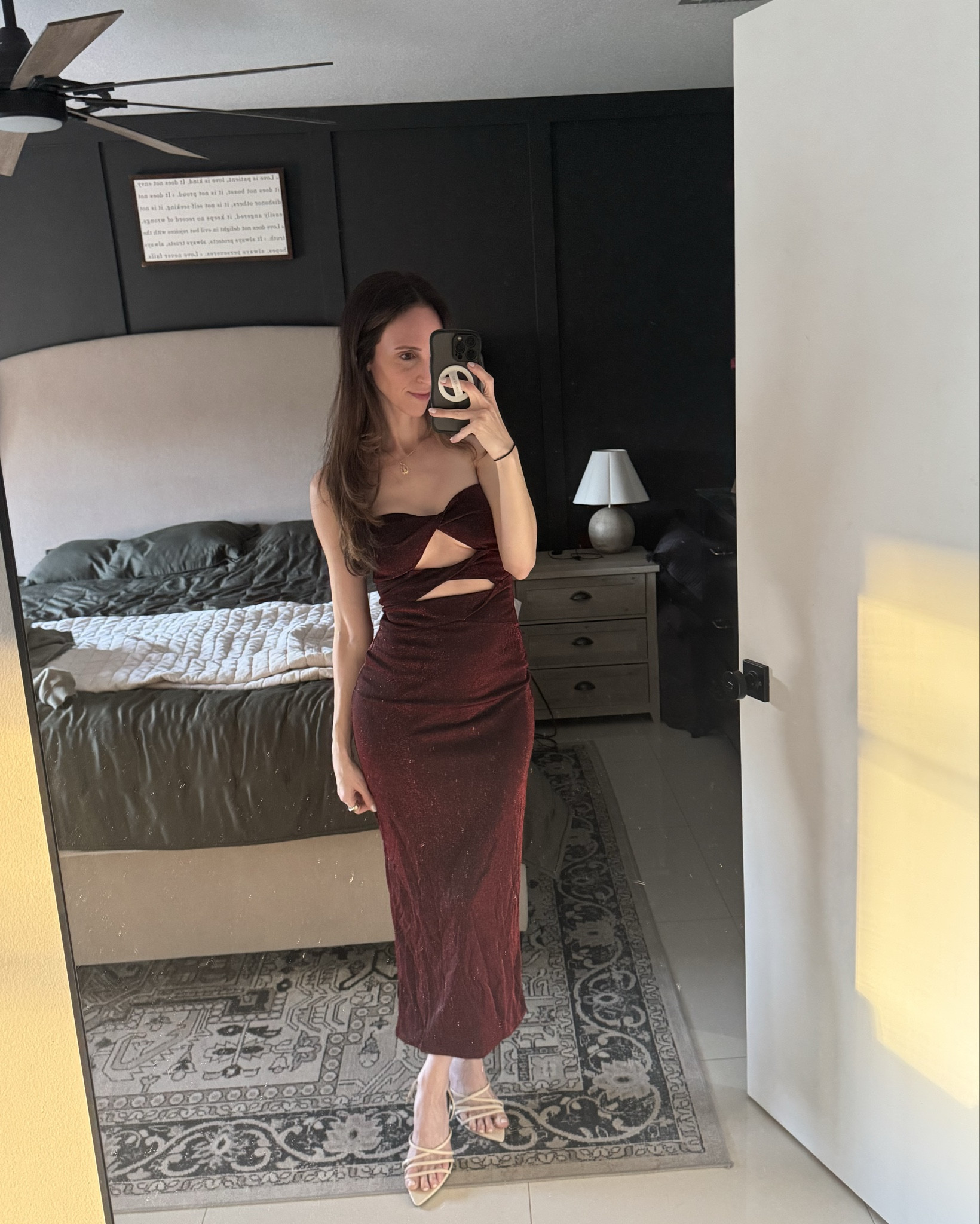 Hello Molly UNDER SPARKLES GLITTER MIDI DRESS BURGUNDY in small.

I’m normally XS or S and in this dress because of the top I could’ve maybe even done a medium. 

Shoes are Aldo solania size 7.5 TTS

Girls night out dress
Date night outfit
Wedding guest dress 


#LTKgrwm #LTKootd #LTKPetite