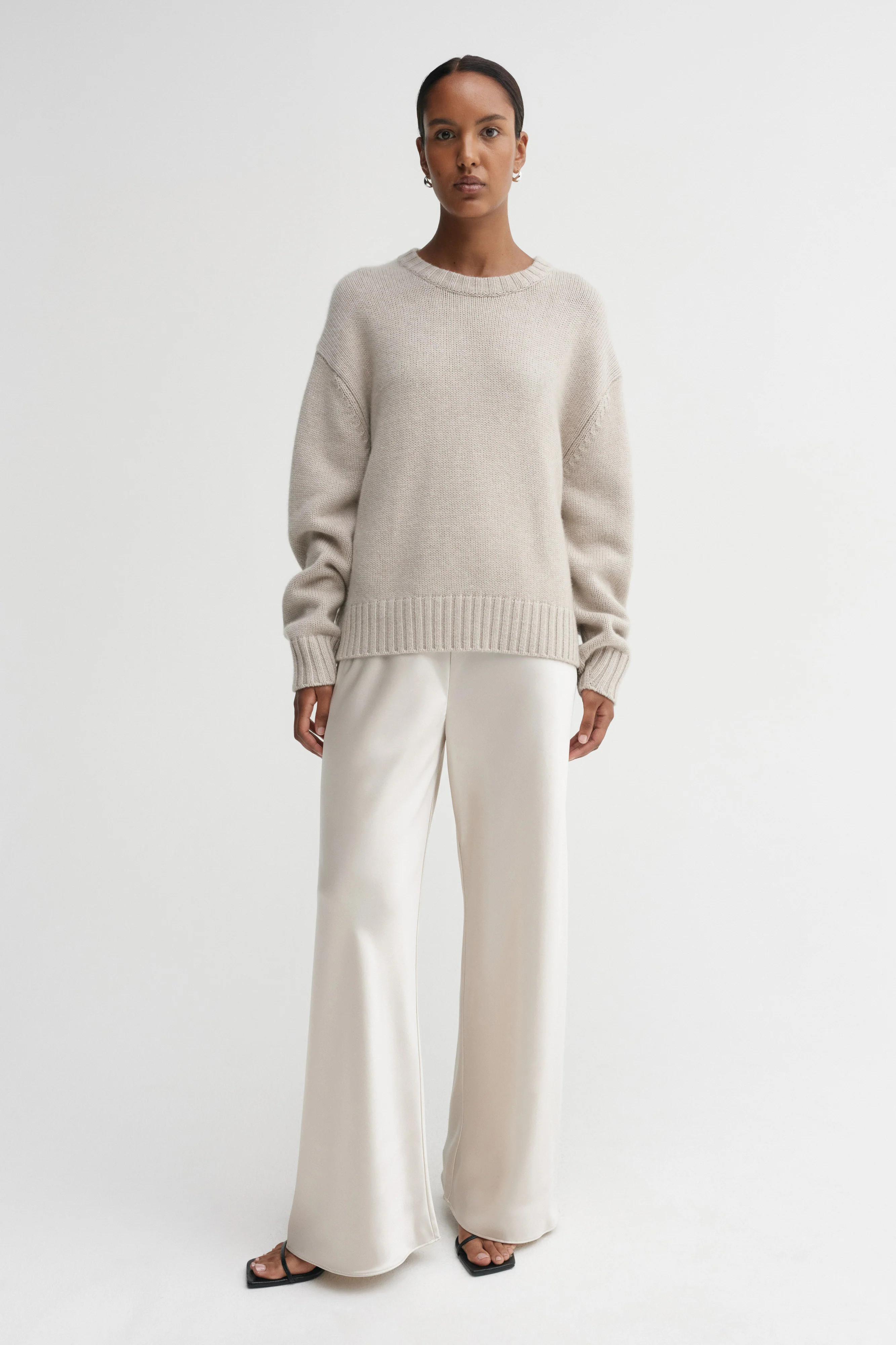 Cru Crewneck Sweater, taupe | Almada Label