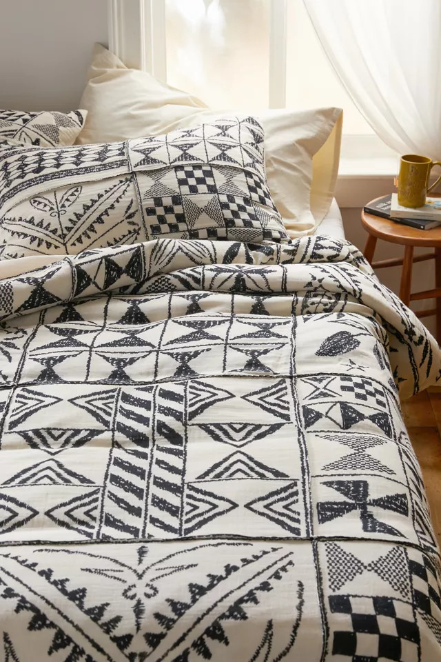 Henrietta Duvet Cover | Urban Outfitters (US and RoW)