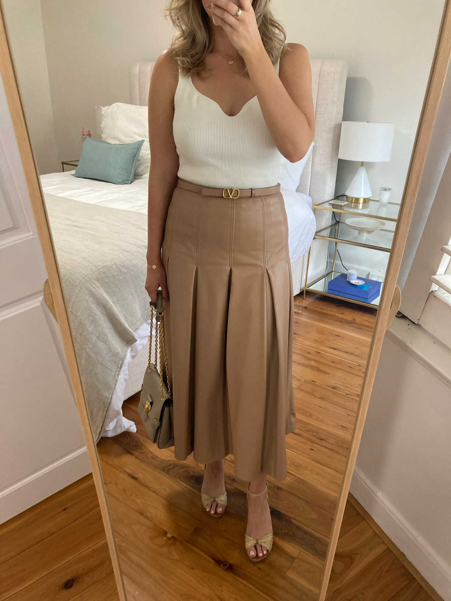 Summer work look. Added a belt to bring the outfit together. All previous season pieces.
Top - Reiss
Skirt - Country Road
Belt - Valentino
Shoes - handmade, unknown brand
Bag - Louis Vuitton

#LTKstyletip #LTKSeasonal #LTKaustralia