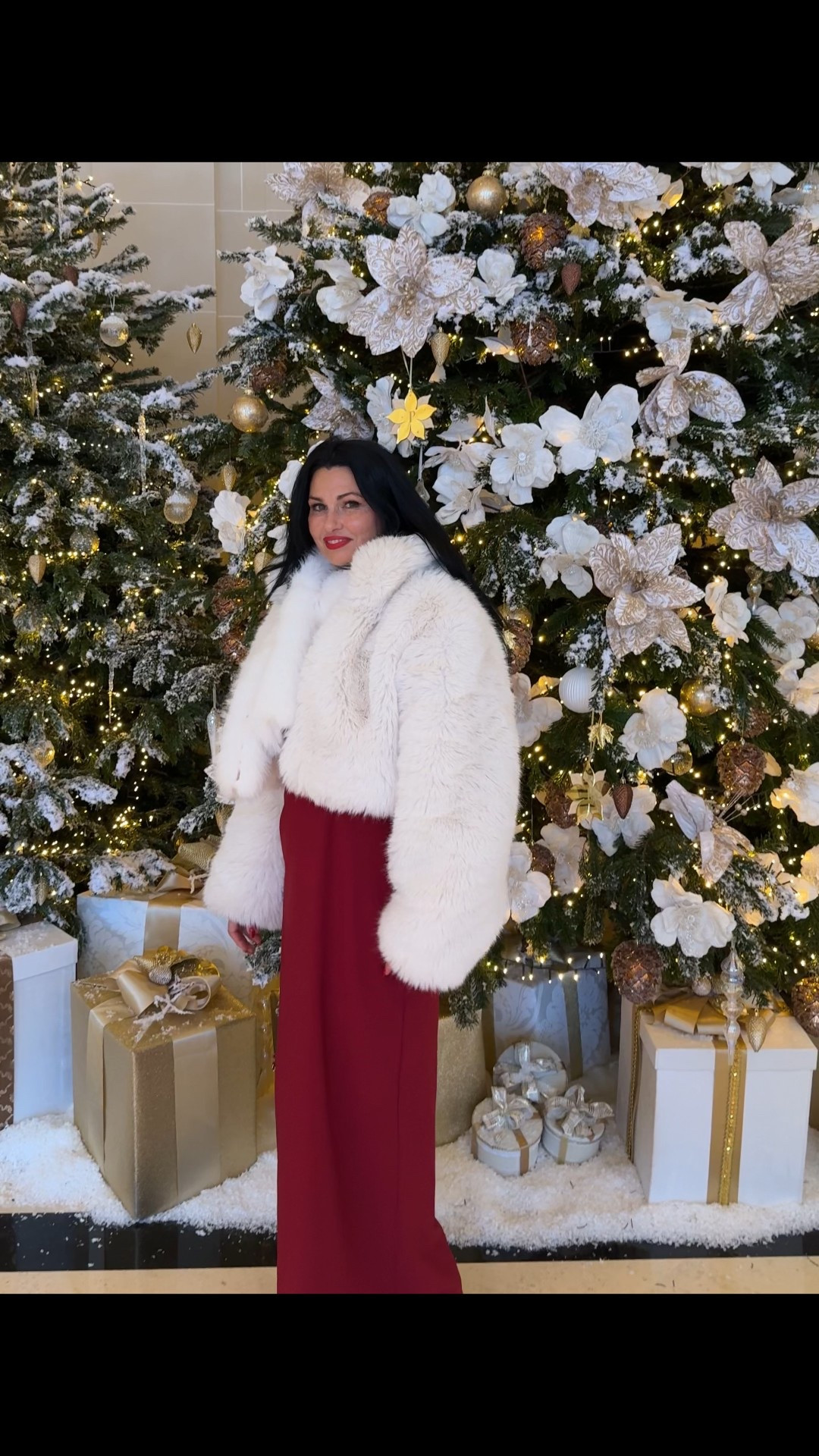 Winter wonderland! ♥️

Winter outfit for holiday events! 🎄

#fauxfurcoat #fakefurcoat #whitejacket 
#reddress #marneystidbits



#LTKootd #LTKHoliday #LTKSeasonal