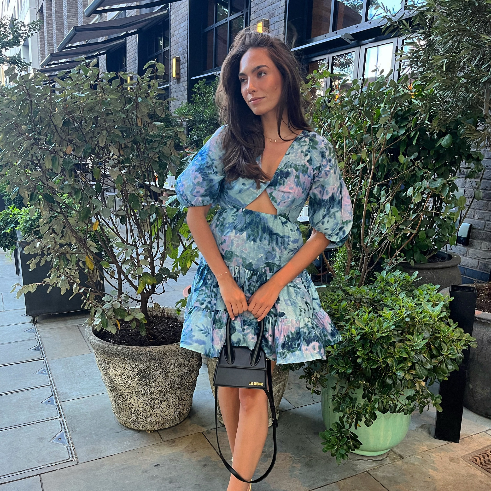 Blue Summer Mini Dress with Twist Front and Puff Sleeve

#LTKstyletip #LTKfit #LTKSeasonal