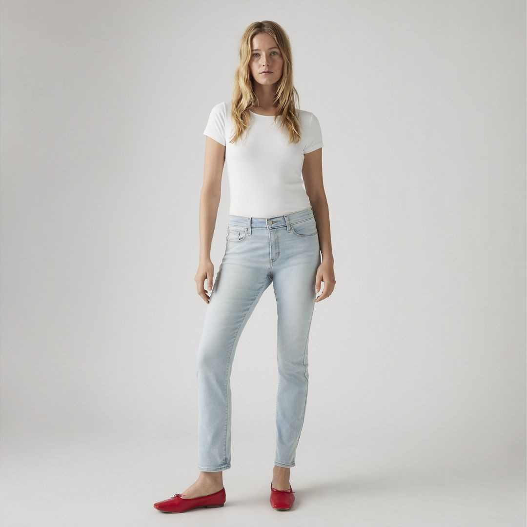Levi's Classic Straight Fit Women's Jeans 16S | Levi's US
