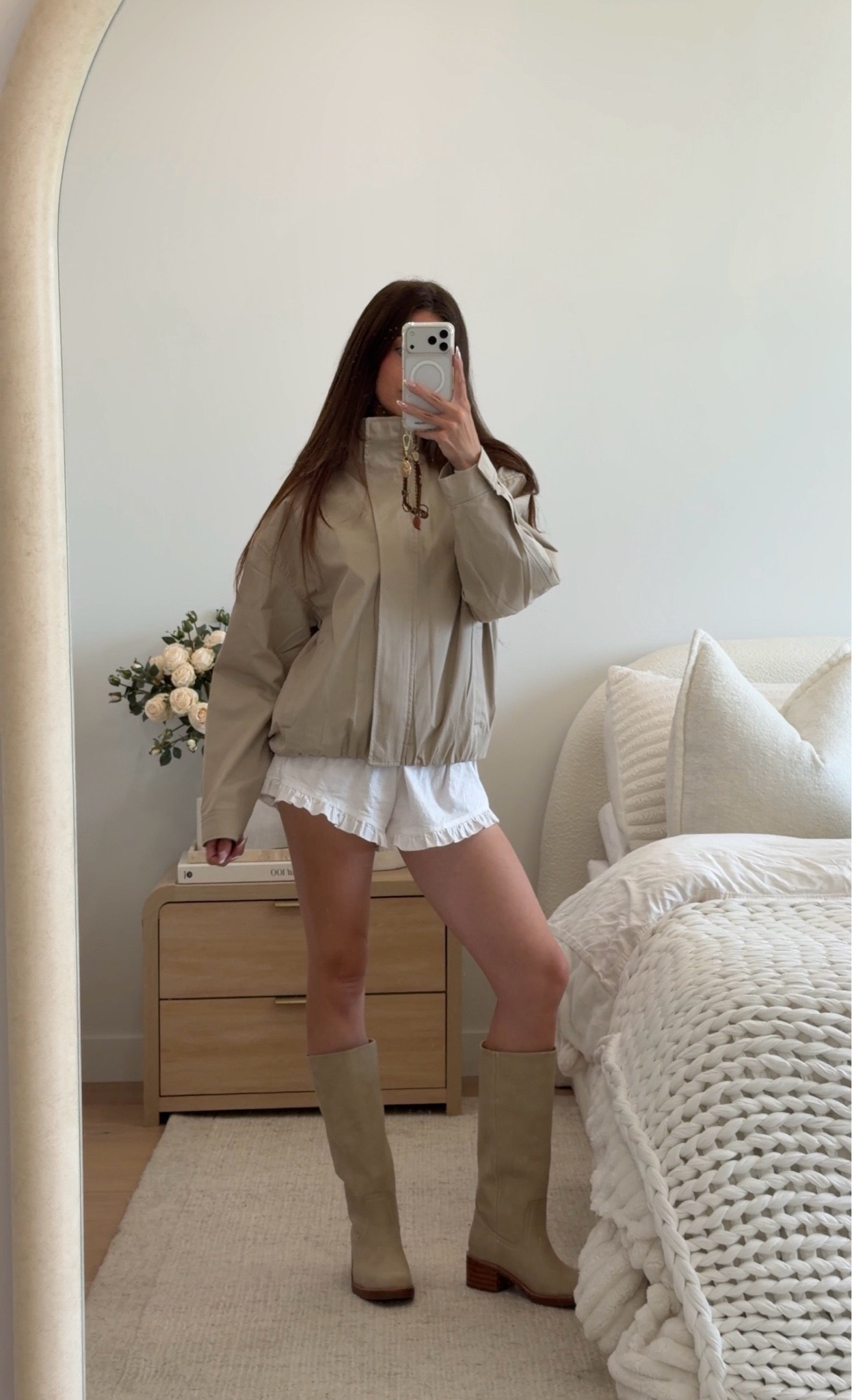 Wearing my true size small @Aritzia