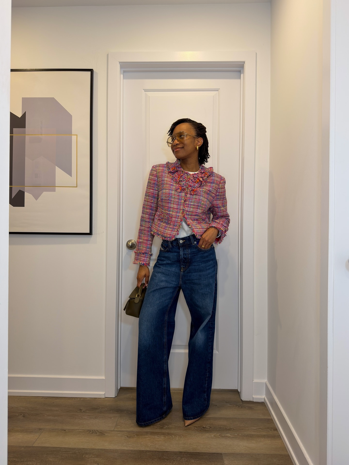 Happy Easter 🥰✌🏾

Jacket @katespadeny jeans @diesel via @farfetch purse @loewe mules @jimmychoo glasses @ysl via @ssense