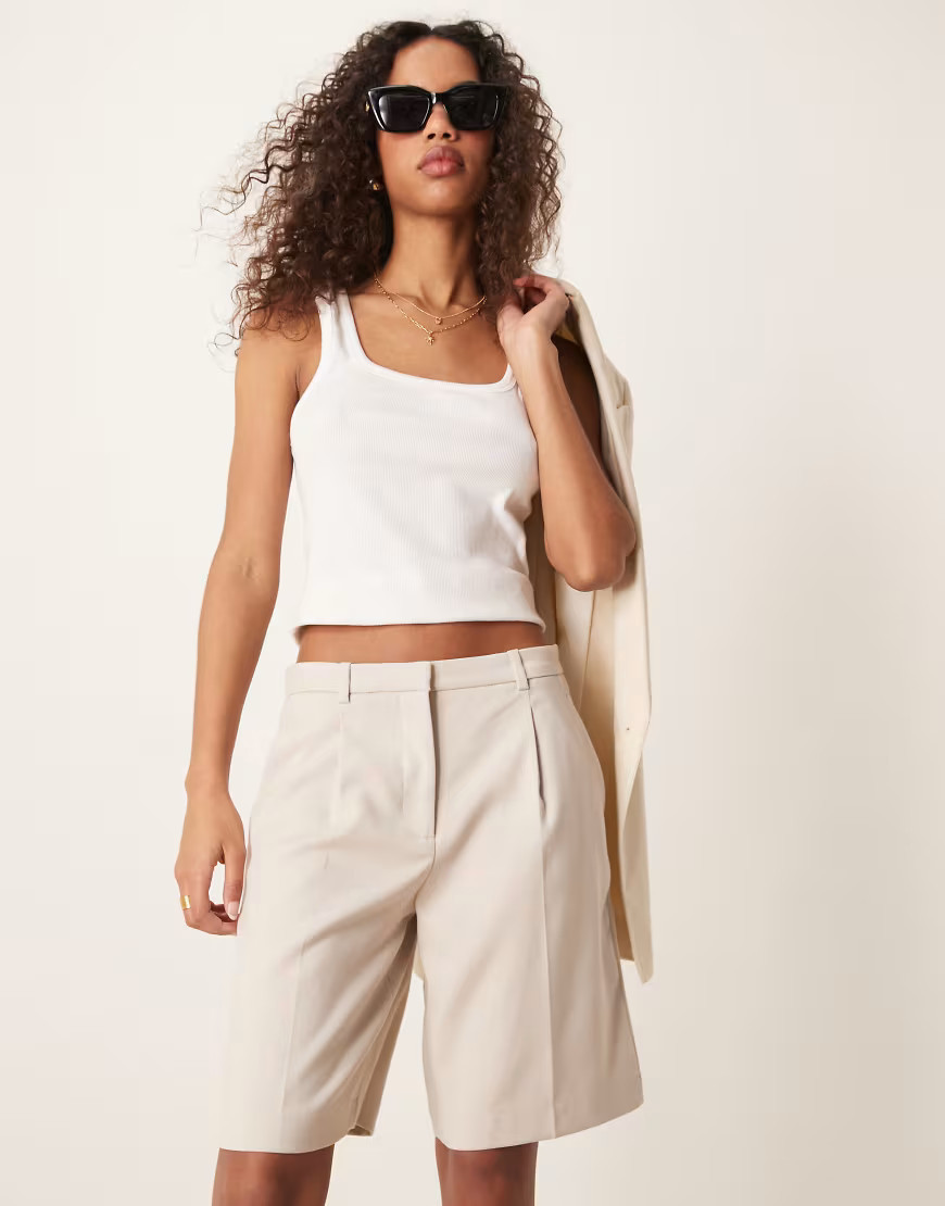 Abercrombie & Fitch mid rise bermuda shorts in beige-Neutral | ASOS (Global)