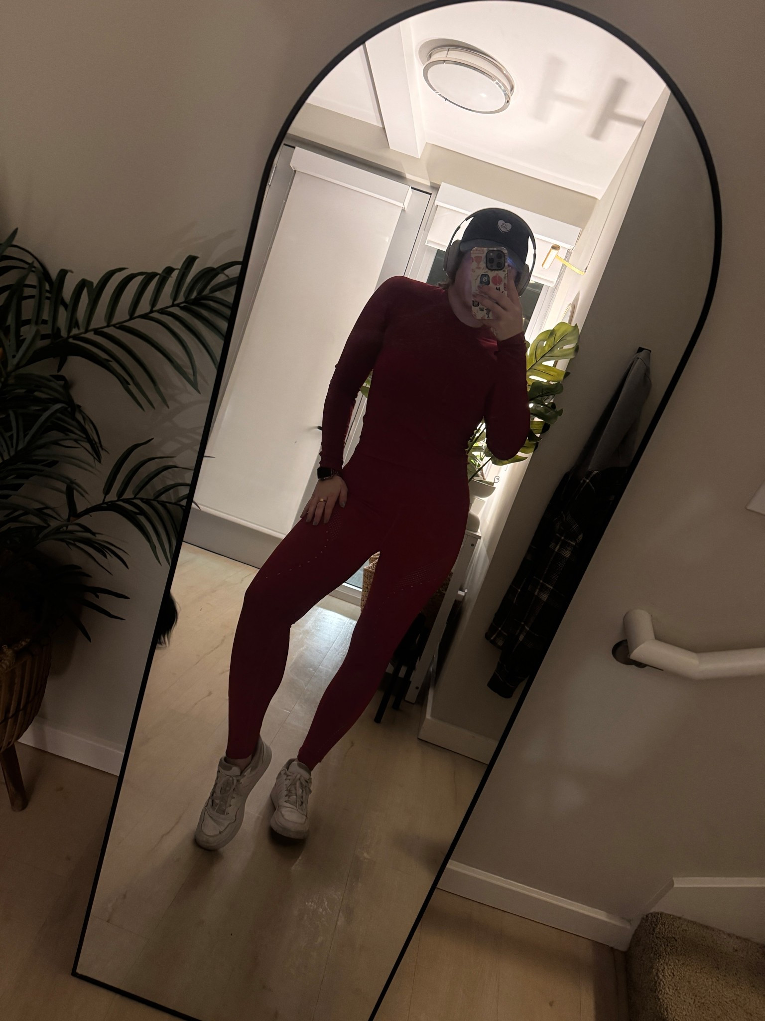 The set is sold out, but I linked the other colors and similar items/similar material


#LTKfitnessgoals