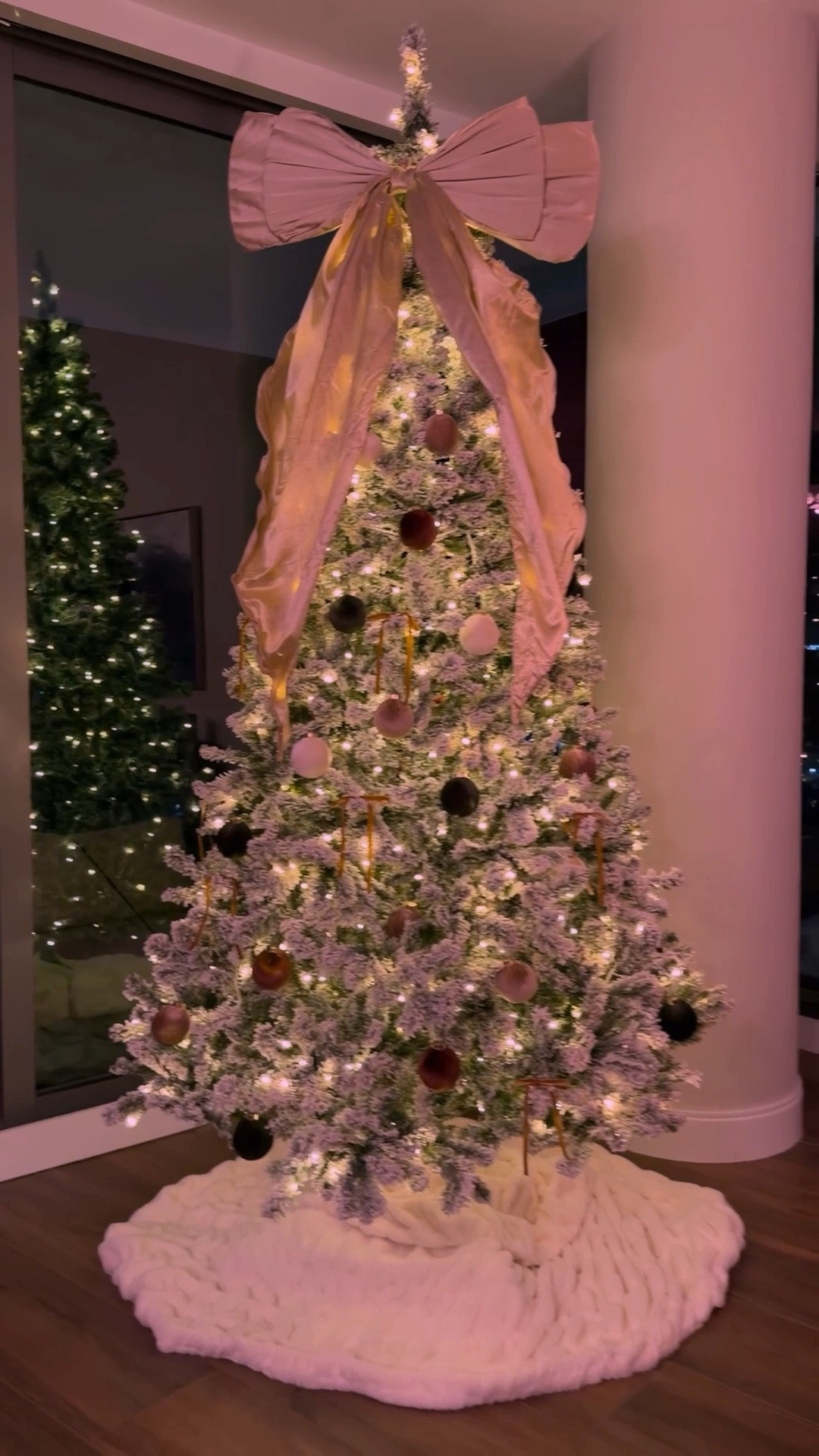 Merry Christmas to all and to all a good night! 

King of Christmas flocked tree, Anthropologie satin bow tree topper, Amazon velvet ornaments, Target faux fur blanket used as tree skirt. 

Christmas decorations, Christmas decorrations

#LTKSeasonal #LTKHoliday #LTKHome