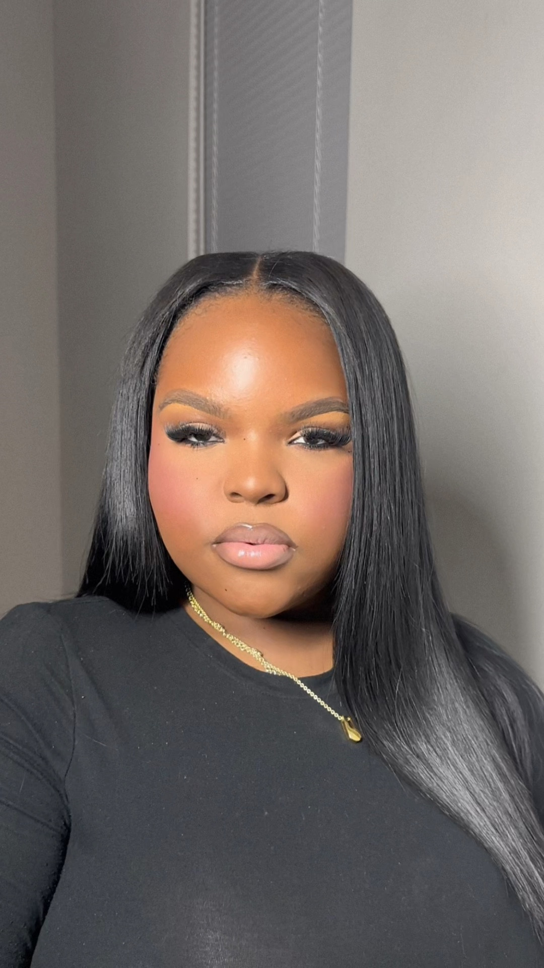 Let’s get into this makeup tutorial 💕 
I couldn’t tag them but I also used Curve Case from Made by Mitchell in “DEEP” and Morphe “8D Deep Glam Complexion Palette”.
