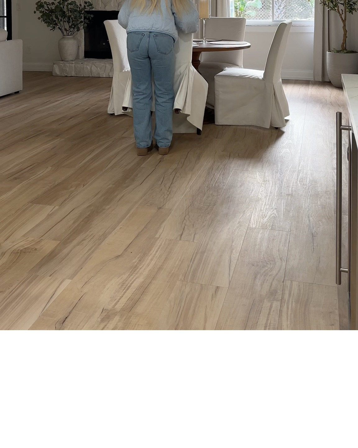 My fav dining room neutral rug 🏡✨🤝🏼 I got size 6x9! The best way to break up an open concept 