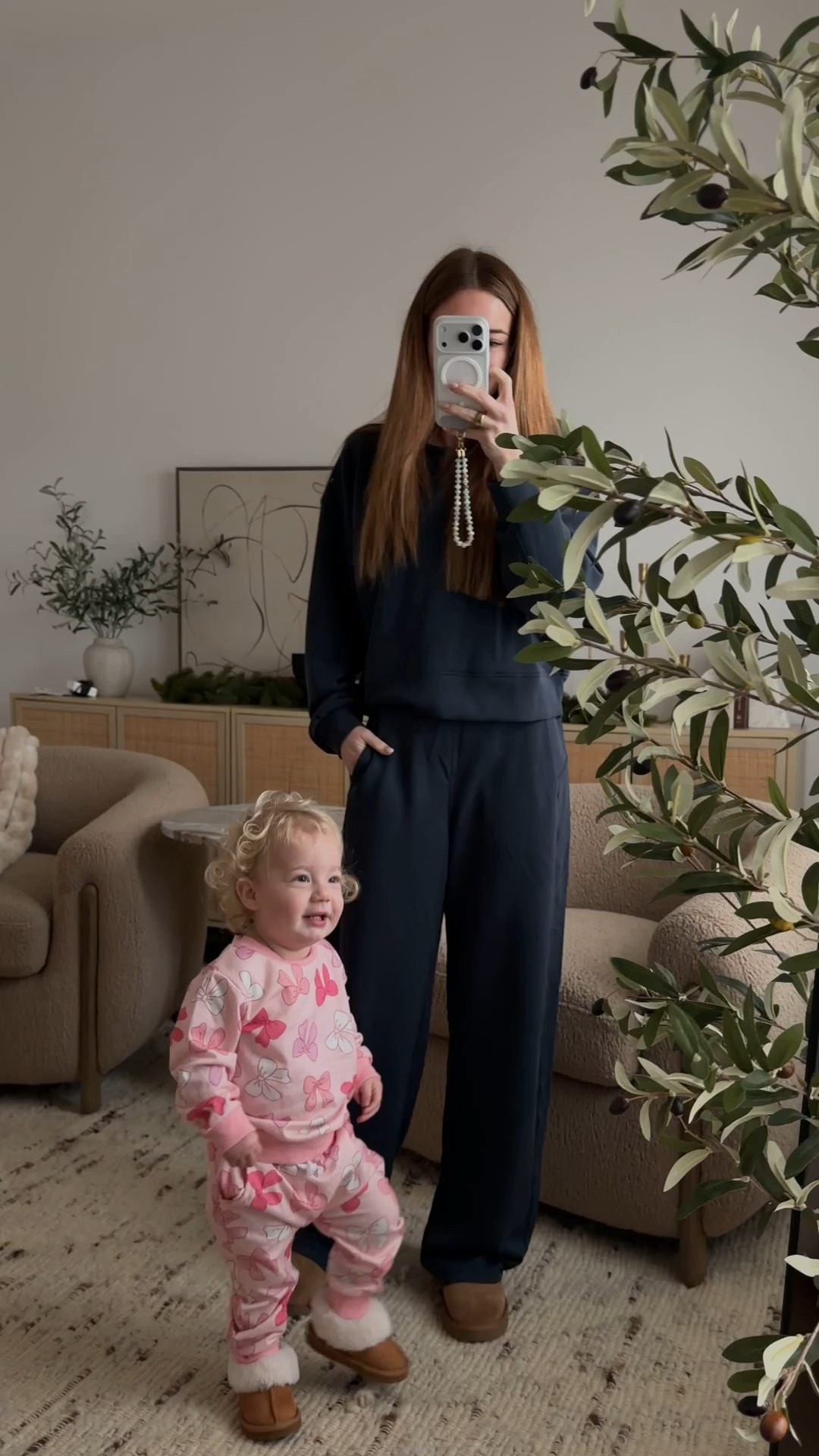 top: small // pants: small 29” (5’3)