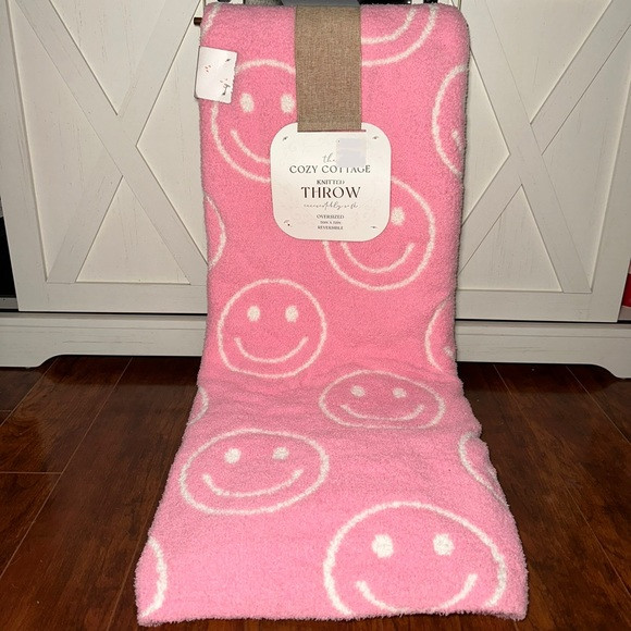 Cozy Cottage Pink Smiley Face Knitted Throw | Poshmark
