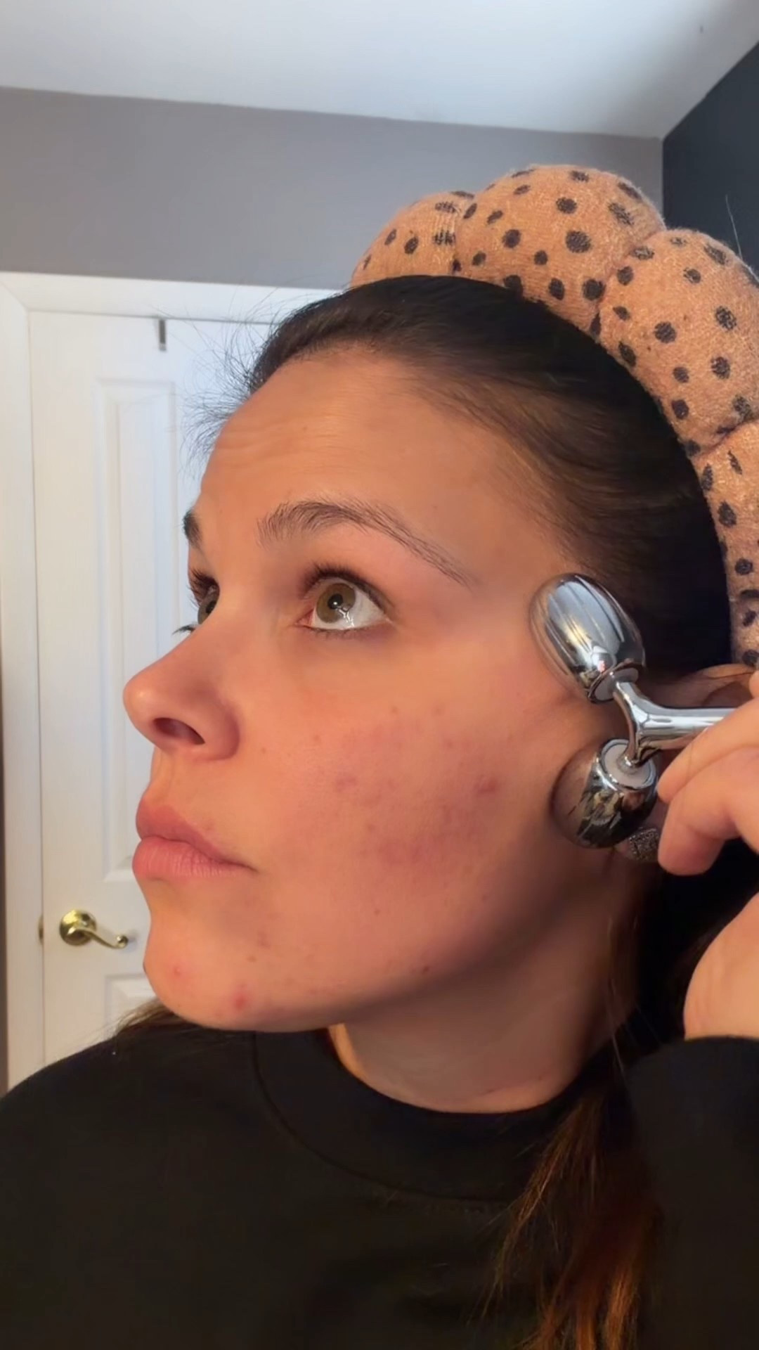 Indulging in modern self-care with @yeamon_beauty 🤍
This is more than skincare—it’s a ritual. Designed to sculpt, tone, and awaken the skin through intentional facial wellness, Yeamon’s tools bring spa-level results into my everyday routine.

The Gua Sha & Facial Roller glide effortlessly along my jawline and cheekbones to release tension and de-puff, while the Golden 3D Electric Roller + T-Shape Bar lift, define, and boost glow from the inside out.

No complicated steps. No exaggerated claims. Just tools that work.
Skin sport, fade aging ✨

#guasha #skincare #antiaging #faceyoga #naturalbeauty #puffiness

#LTKmomlife #LTKmorningroutine #LTKBeauty