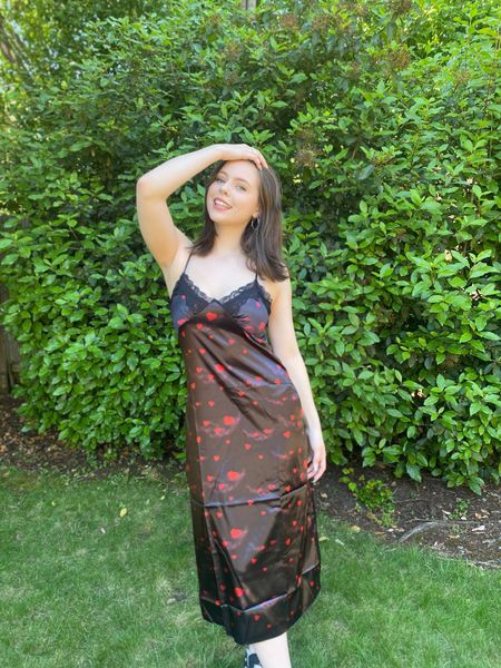 Amazon dress! Fits true to size, wearing a small.


#LTKSeasonal #LTKunder50 #LTKunder100