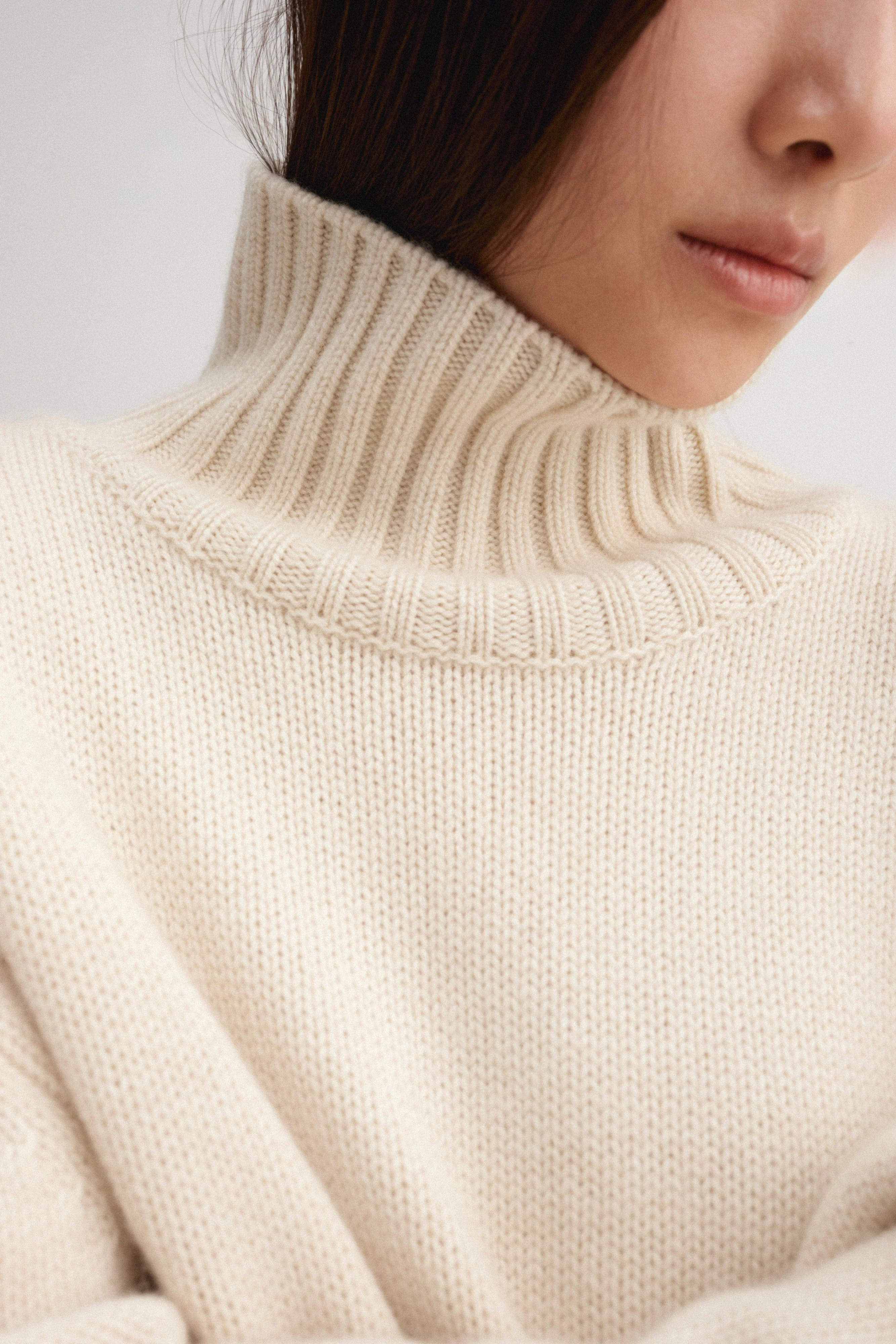 Nola Turtleneck Sweater, vanilla | Almada Label