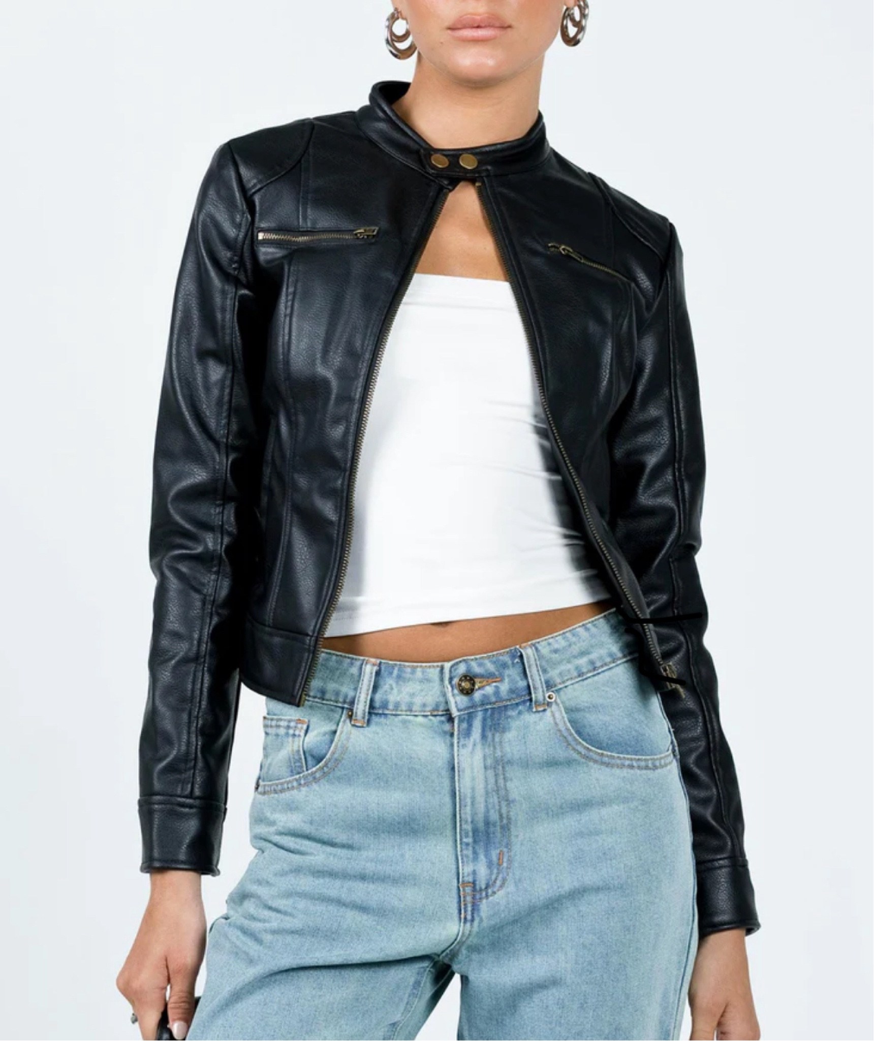 Black fitted leather jackett