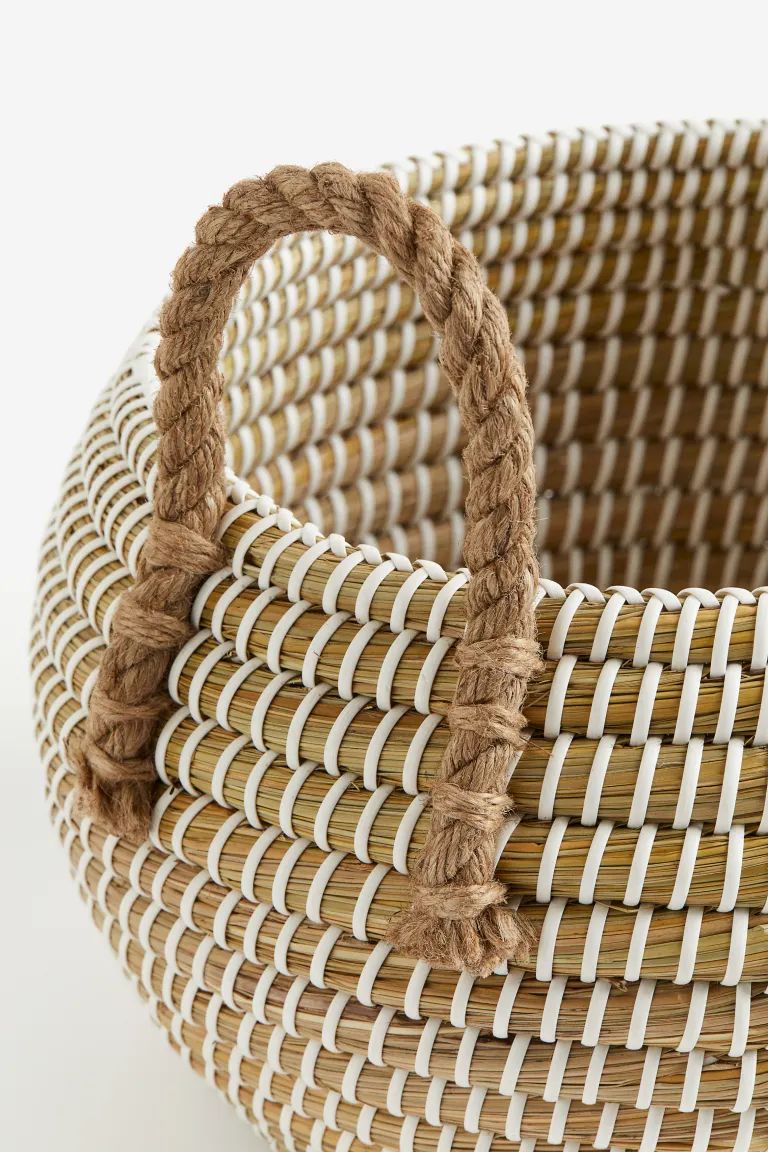Small lidded storage basket - Light beige - Home All | H&M GB | H&M (UK, MY, IN, SG, PH, TW, HK)