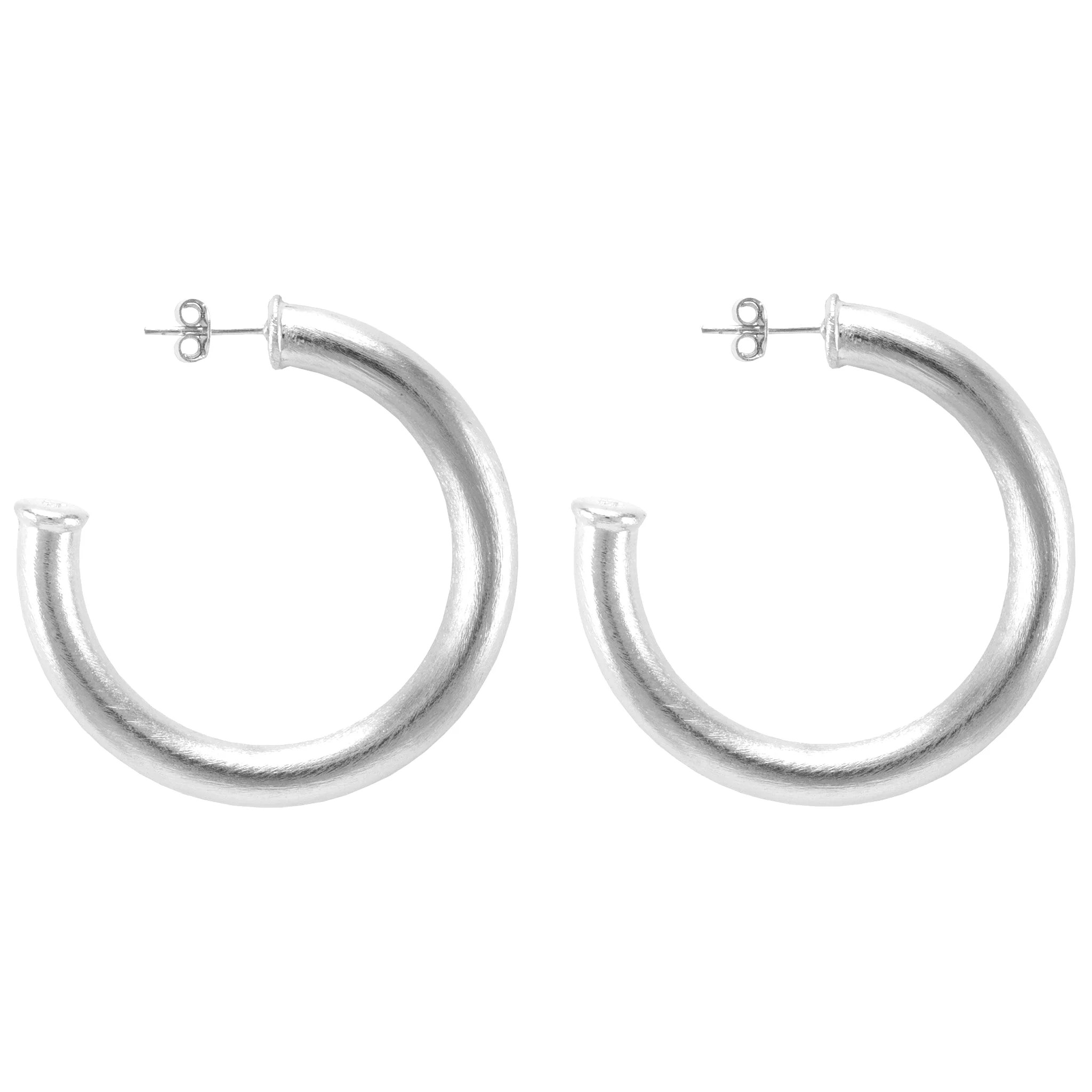 Chantal Hoops | Sheila Fajl