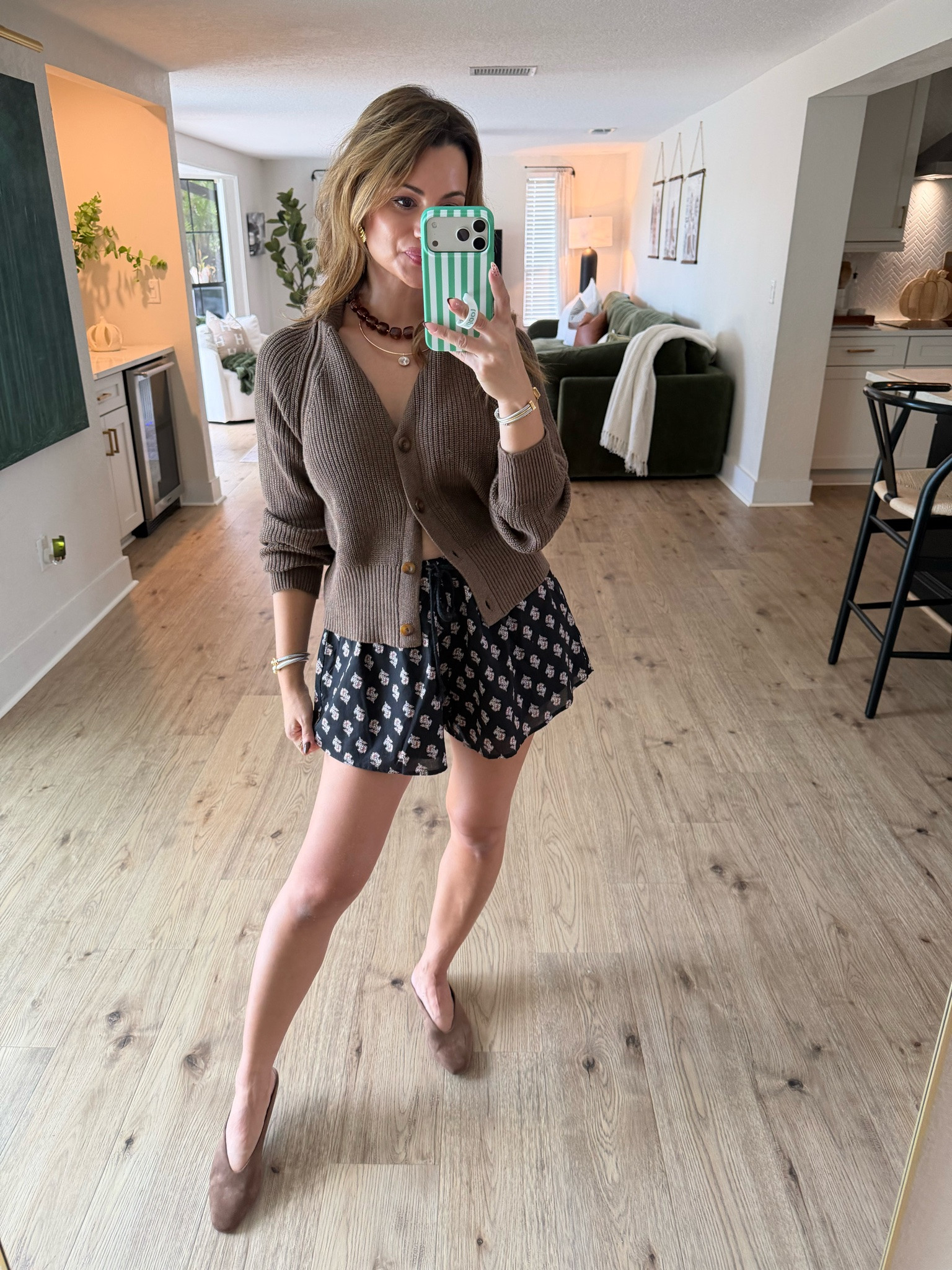 @Target new fall arrivals all under $50 and giving designer!! Even better, my cardigan is up to 30% off!!

Fall outfits 
Fall date night

#LTKootd #LTKSeasonal #LTKSaleAlert
