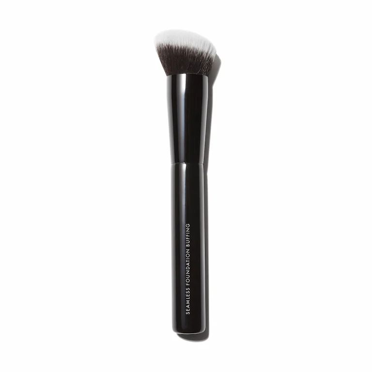 Seamless Foundation Buffing Brush | Beauty Pie (UK)