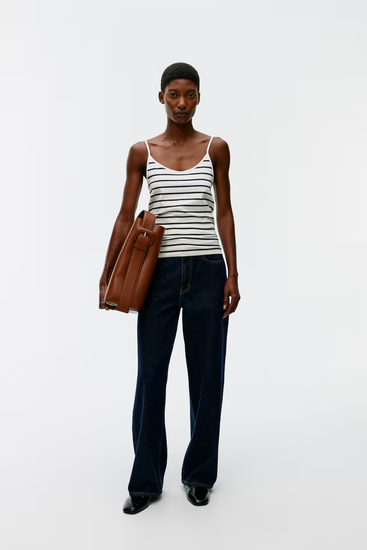 Top met spaghettibandjes | H&M (DE, AT, CH, NL, FI)