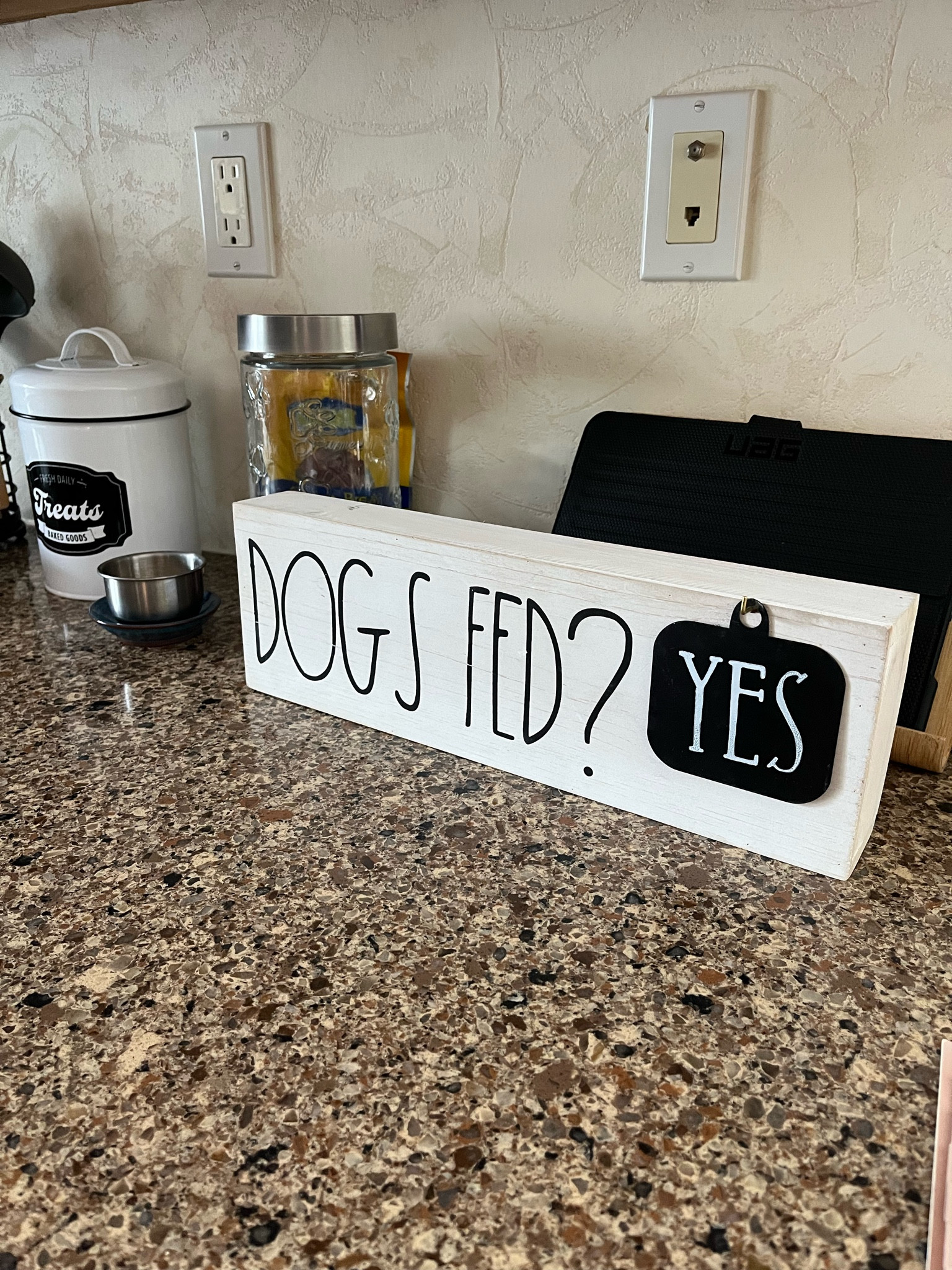 Dog caption sign 

Bought this from kohls in store  Couldn’t find on their website so was able to link it elsewhere 

#LTKhome