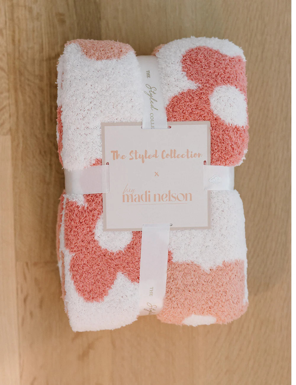 TSC x Madi Nelson: Daisies in Bloom Buttery Blanket | The Styled Collection