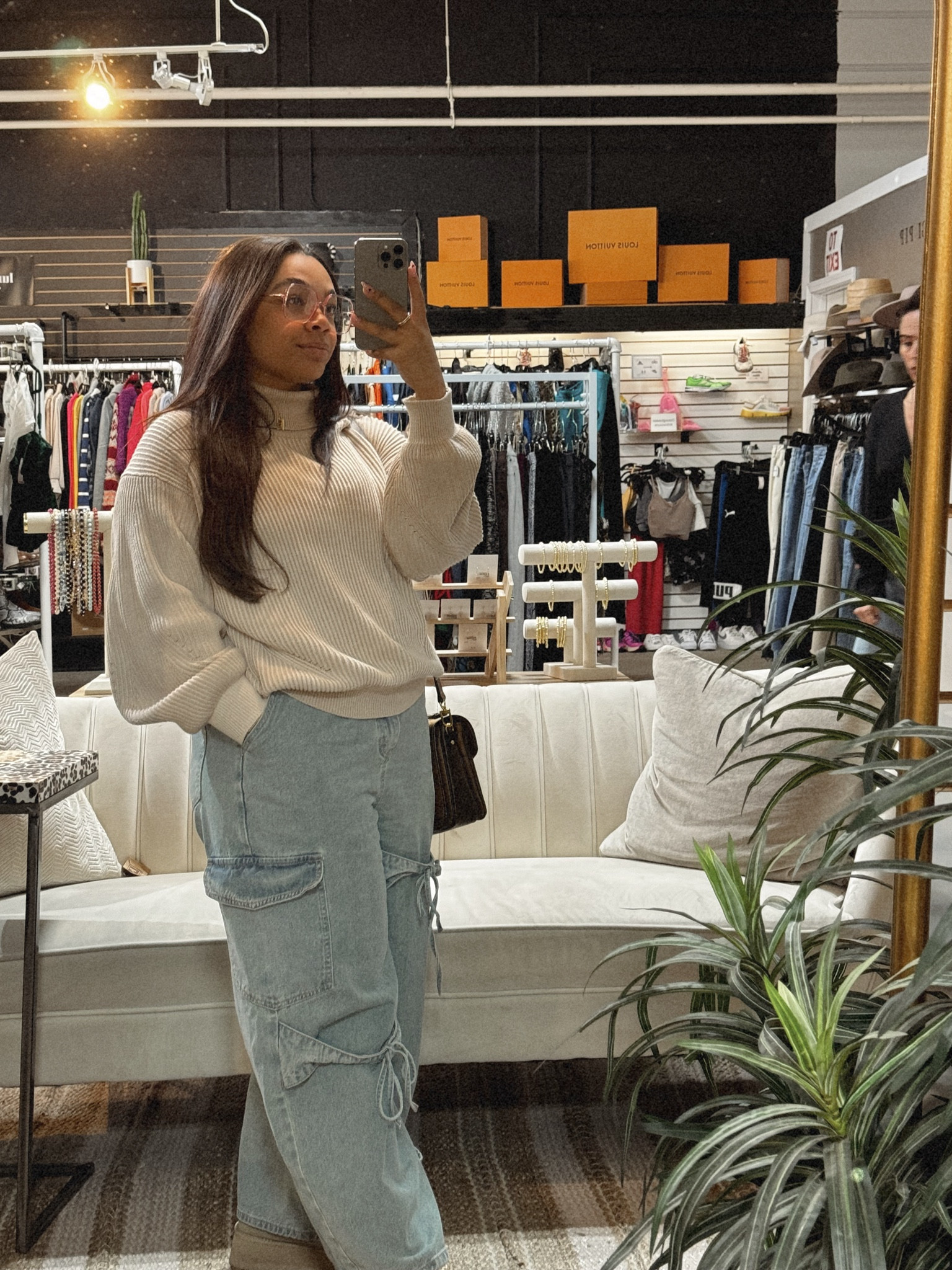 Hands-down, my favorite jeans right now😍🎀 These were perfect for a day out, thrifting with the girls!

#LTKBeauty #LTKMidsize #LTKMostLoved