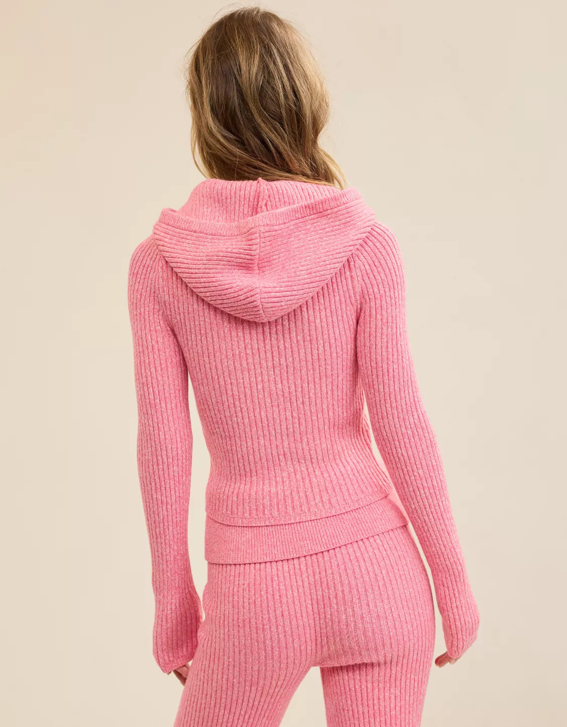 Est. Commission$0.34 - $3.4110% on American Eagle
1% on Aerie+ | Aerie