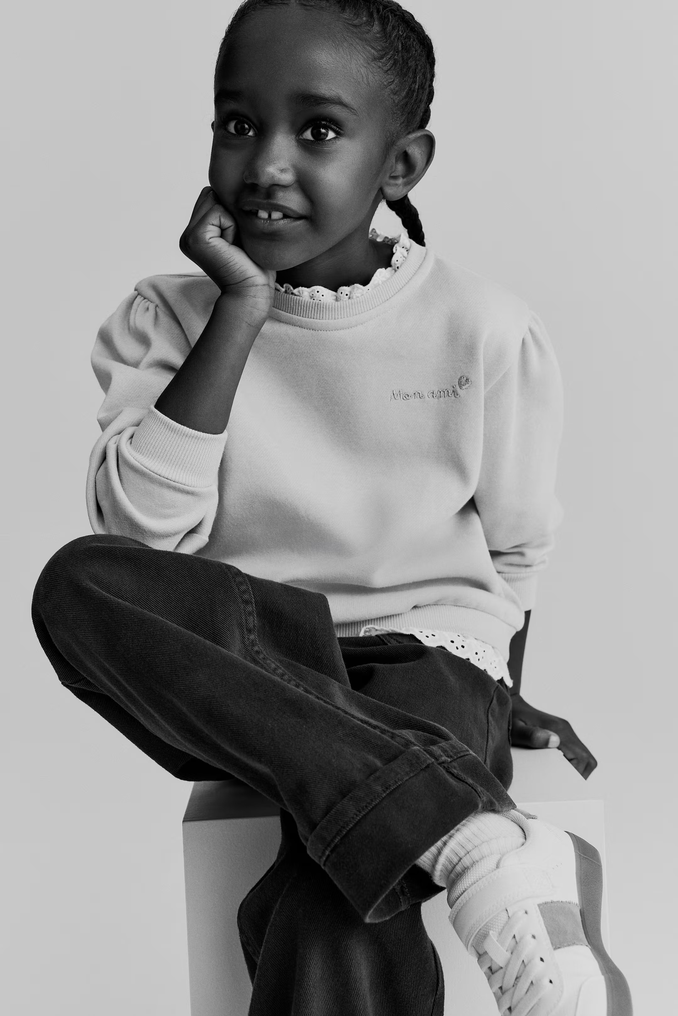 Ruffle-Trimmed Sweatshirt | H&M (US + CA)