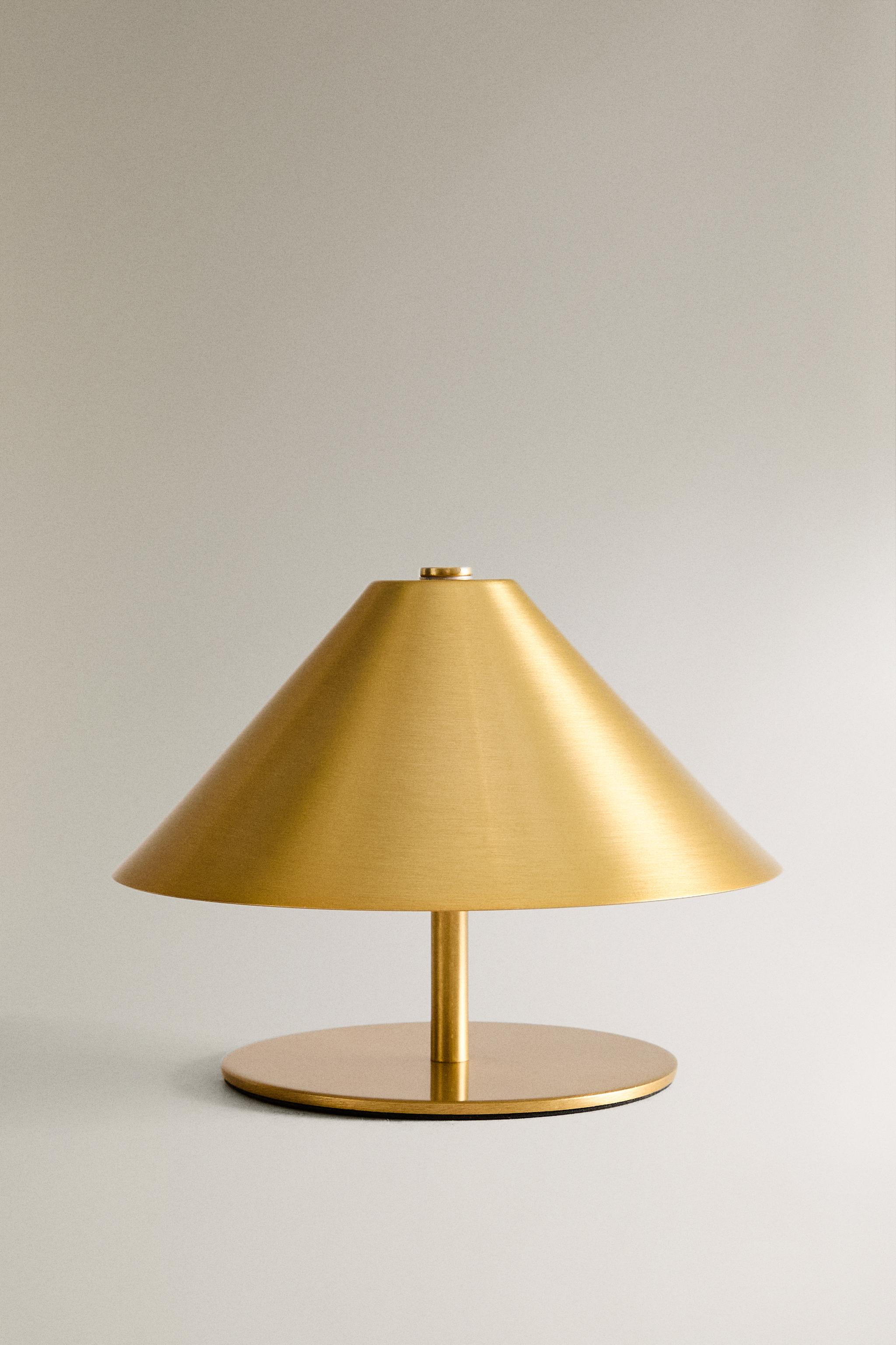 CORDLESS IRON TABLE LAMP | Zara US