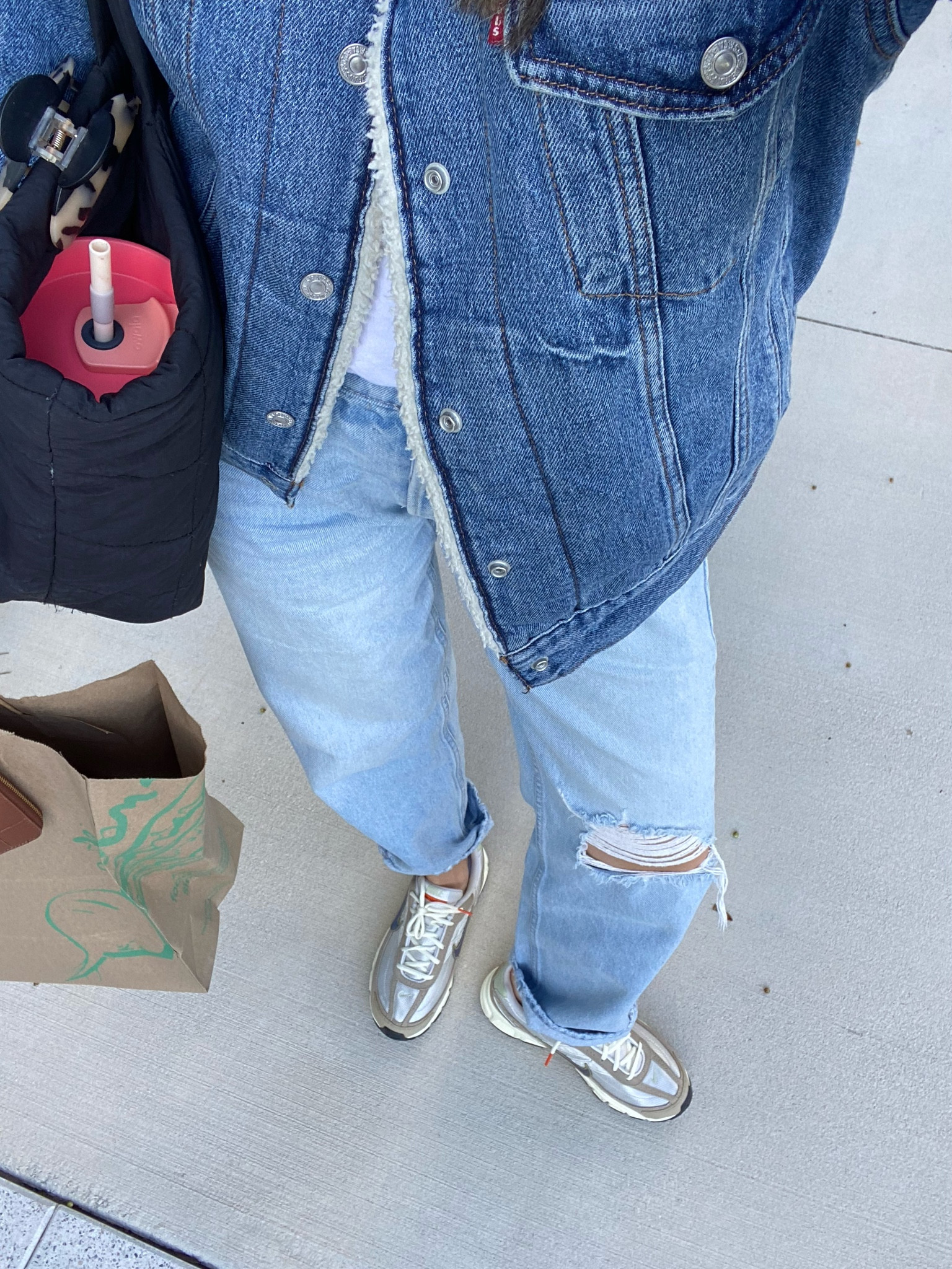 My OOTD for this gorgeous winter day here in Jacksonville!!!! 67 and sunny! Comfy, cute, and casual- what look I wanted to achieve for my lunch date! 

#LTKStyleTip #LTKActive #LTKShoeCrush