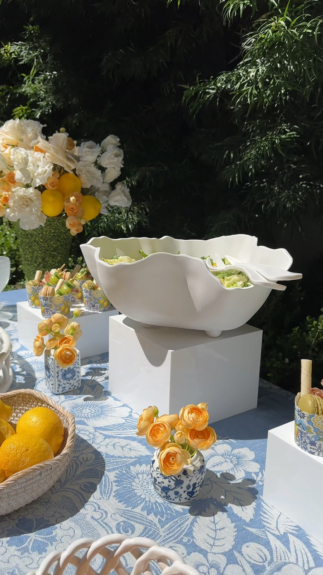 Modern melamine salad bowl I use for everything. The size and design are perfect for entertaining  

#LTKParties #LTKHome
