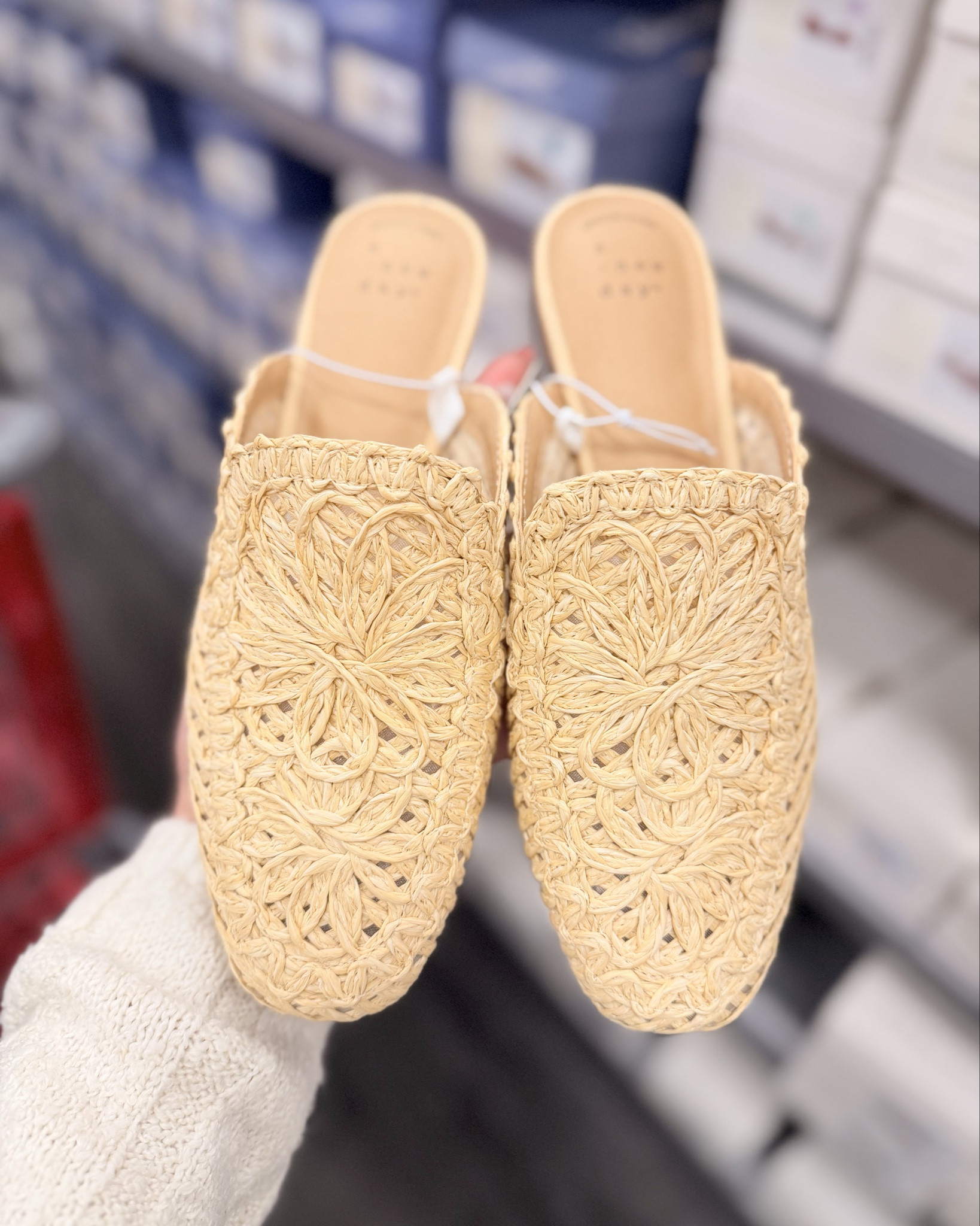 Slip into comfort with these beauties 🌼

#LTKootd