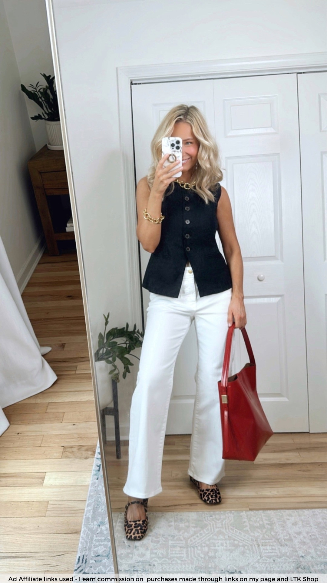 Chic spring outfit
Black vest, white jeans, leopard shoes
Brunch outfit 