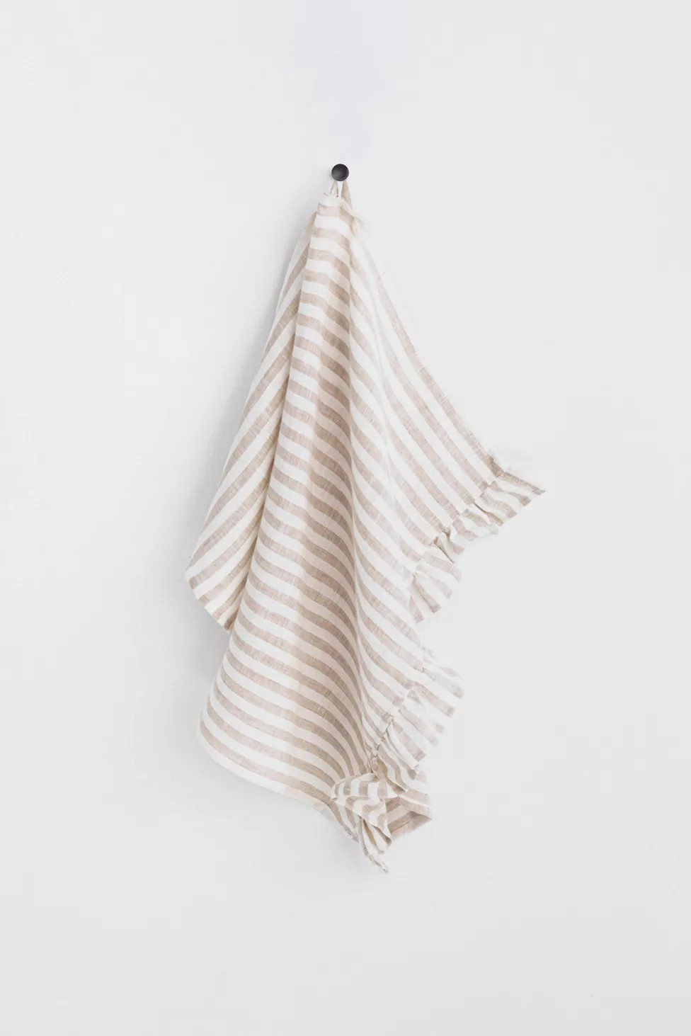 MagicLinen Linen Ruffle Trim Tea Towel | Urban Outfitters (US and RoW)