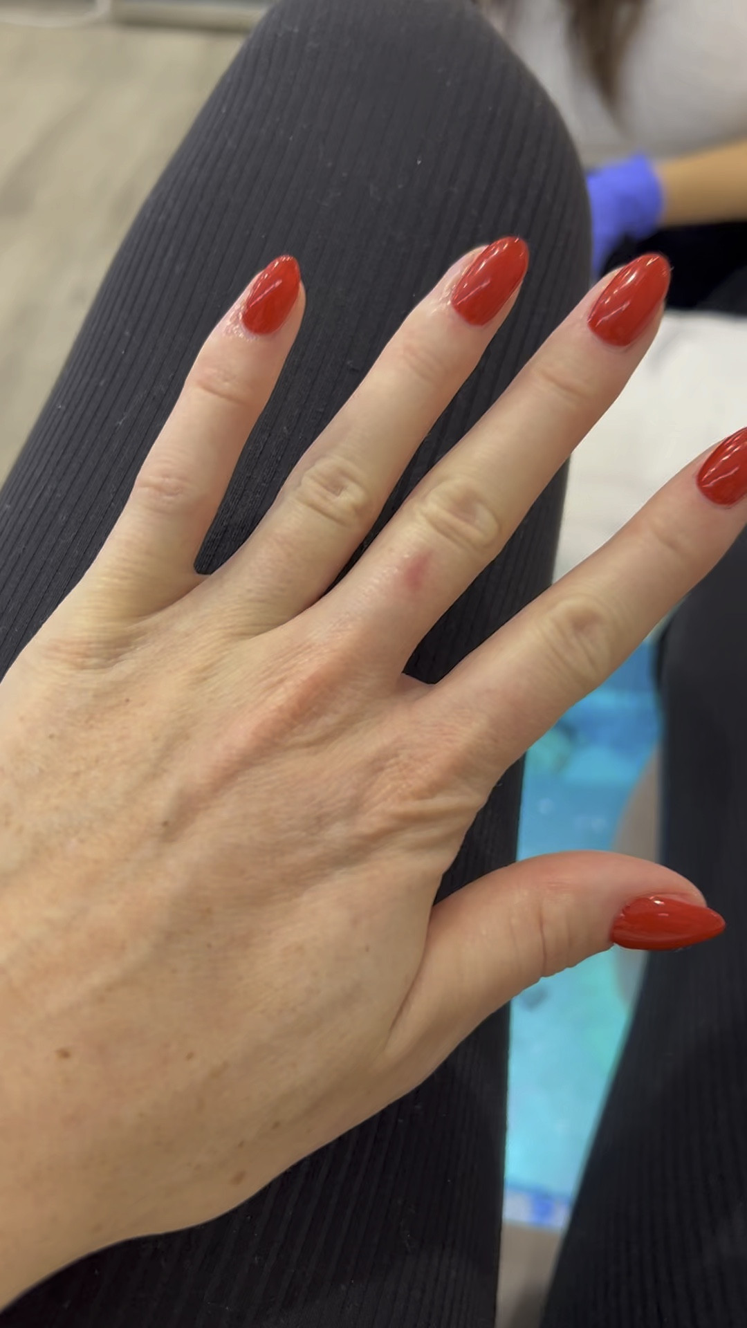 Holiday vibes and cheerful reds ❤️

#LTKSeasonal #LTKHoliday #LTKBeauty