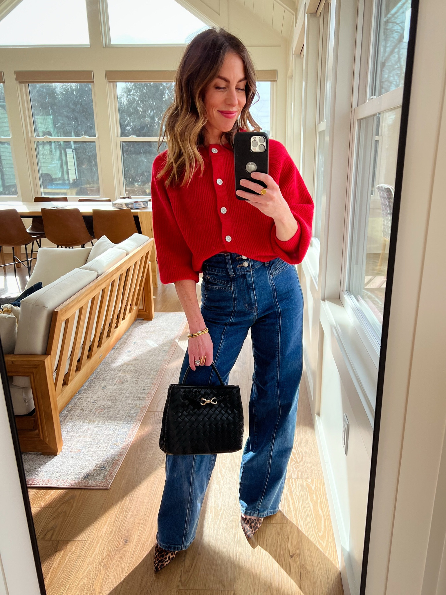 🎯 Tues! Cute bottom down sweaters an barrel-ish jeans 😆😊 how do we feel about no 🍑 pockets!?

#LTKWorkwear #LTKFindsUnder50 #LTKOver40